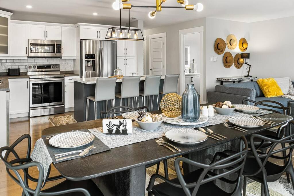 Dwelling Of Lights Residence