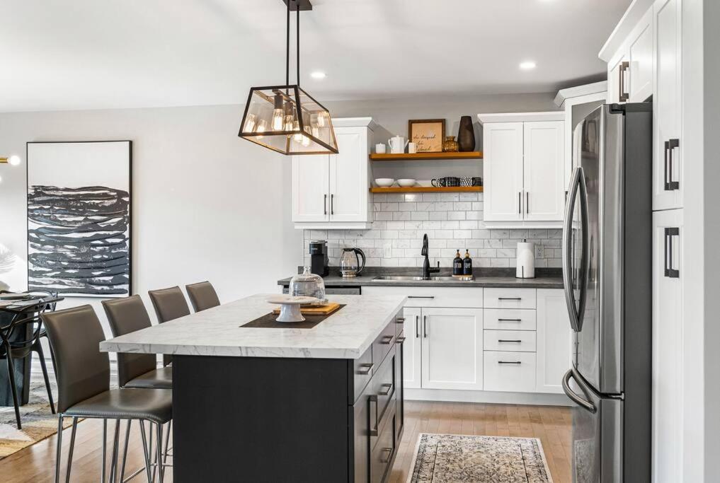 Dwelling Of Lights Residence