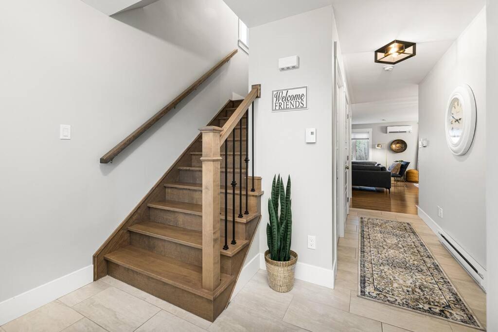 Dwelling Of Lights Residence