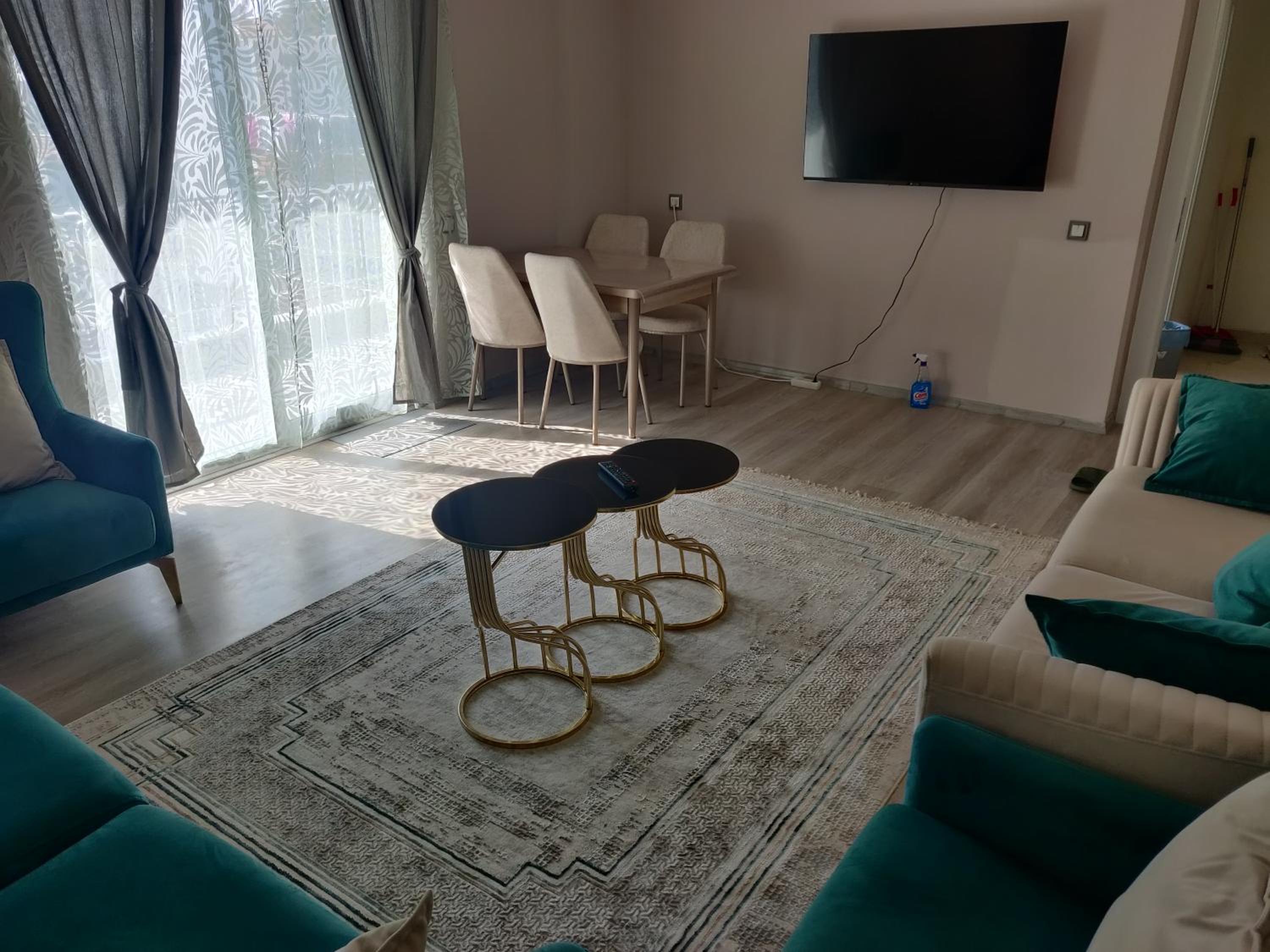 Fully equipped 3 bed apartment