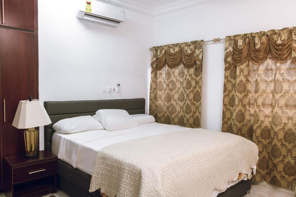 Stylish 2-bed Apartment Spintex view 3