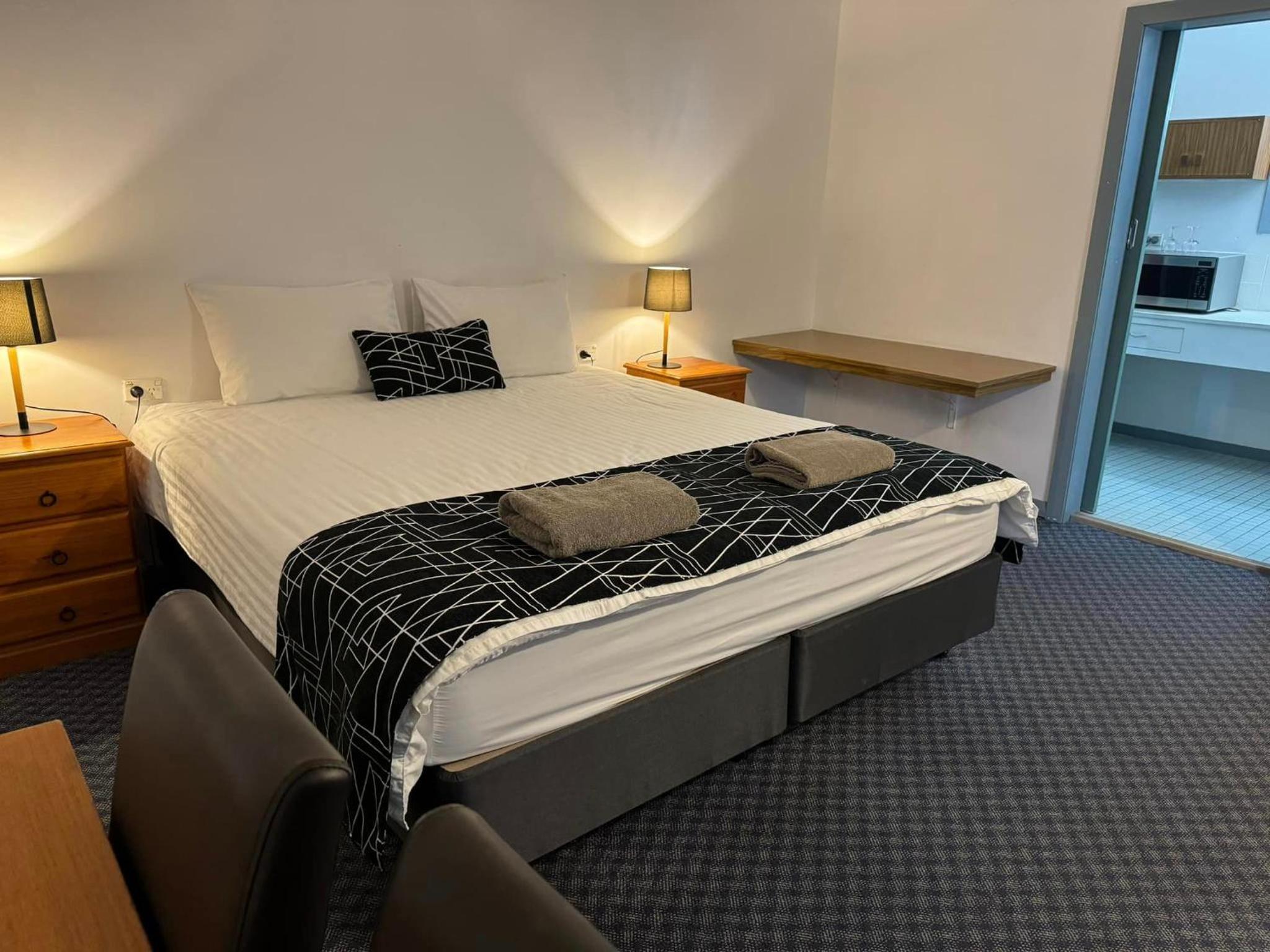 Castle Motel Bairnsdale view 2