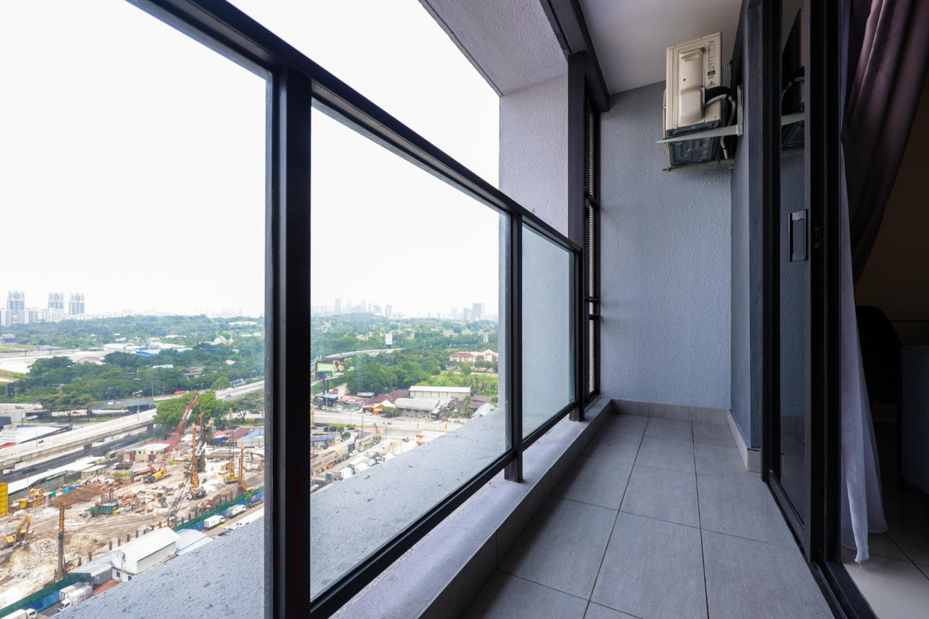Free Parking - Big Suite Trion Kuala Lumpur by GoMain