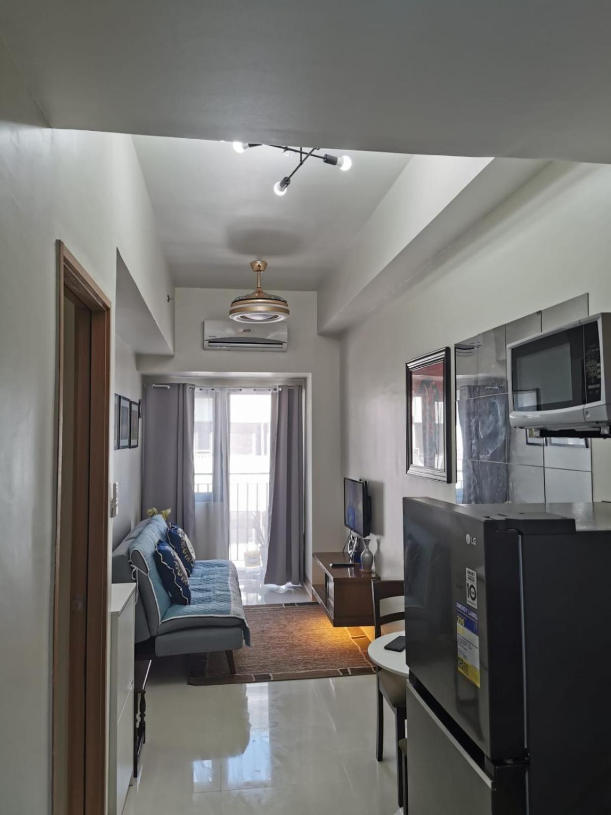 Mall of Asia shore 3 residence