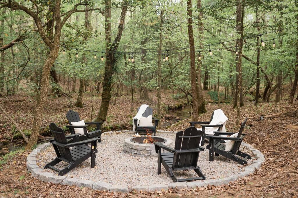 Modern Cabin with Luxury Gym, Firepit + Game Room! view 3