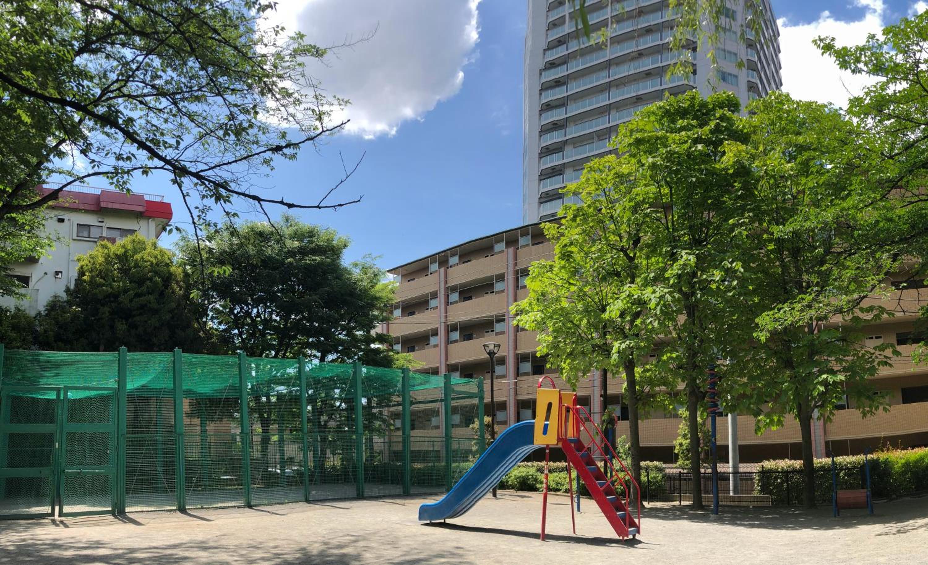 The Bonsai Otsuka 202, Fresh Parkside Private Apartment in Central Tokyo