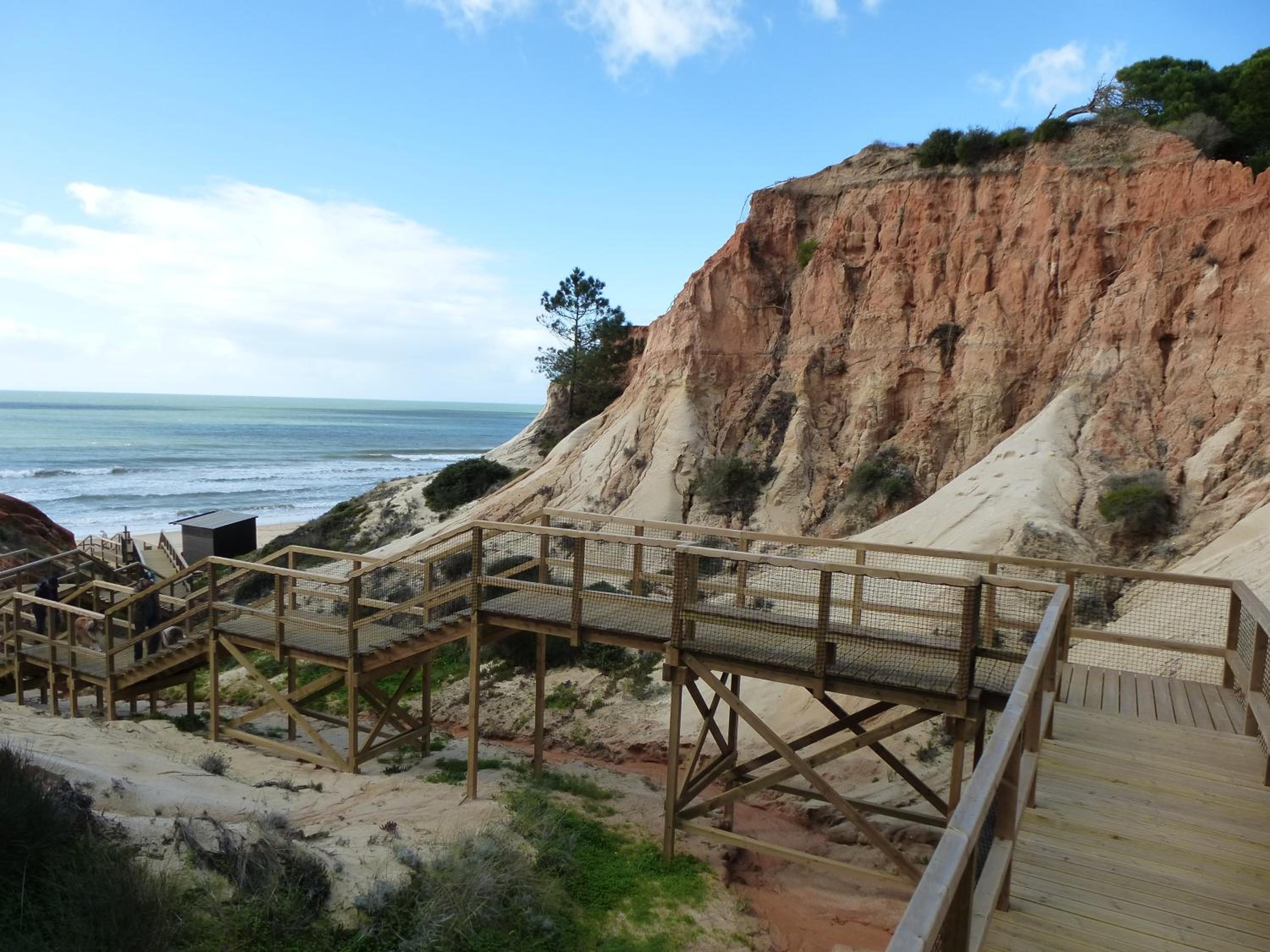Pine Cliff Apartment by The Portuguese Butler view 4