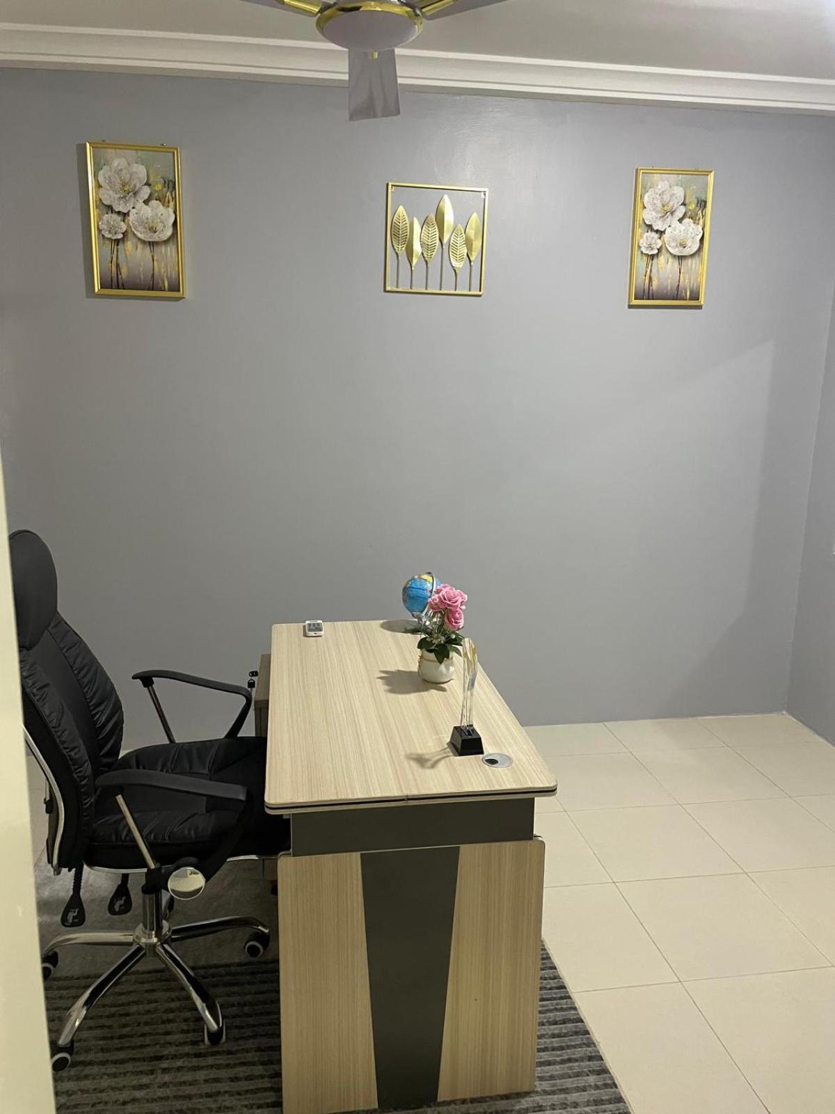 Luxury Townhome in Oyarifa view 3