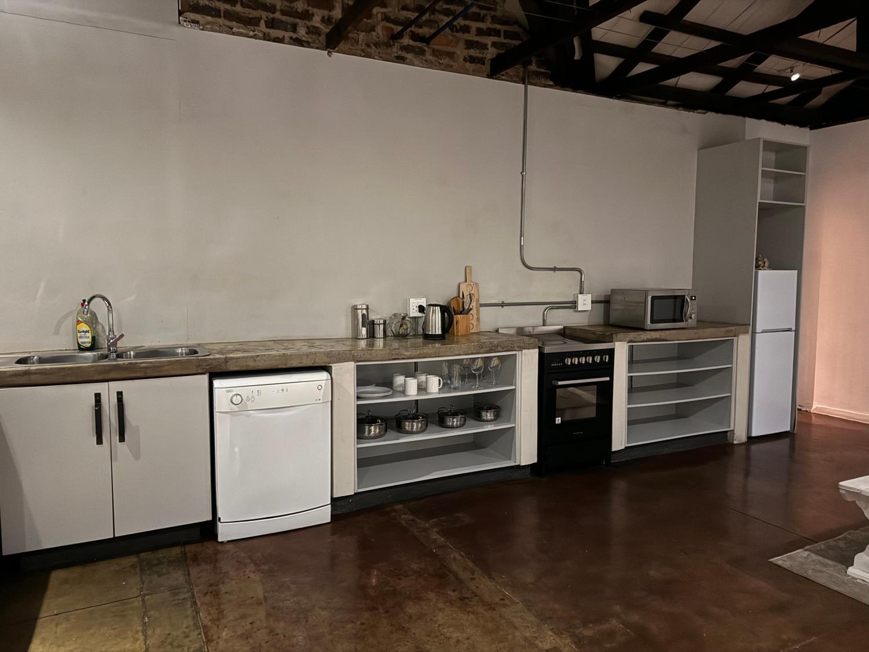 2 bedrooms, 2 bathrooms apartment in Maboneng with Unlimited WiFi