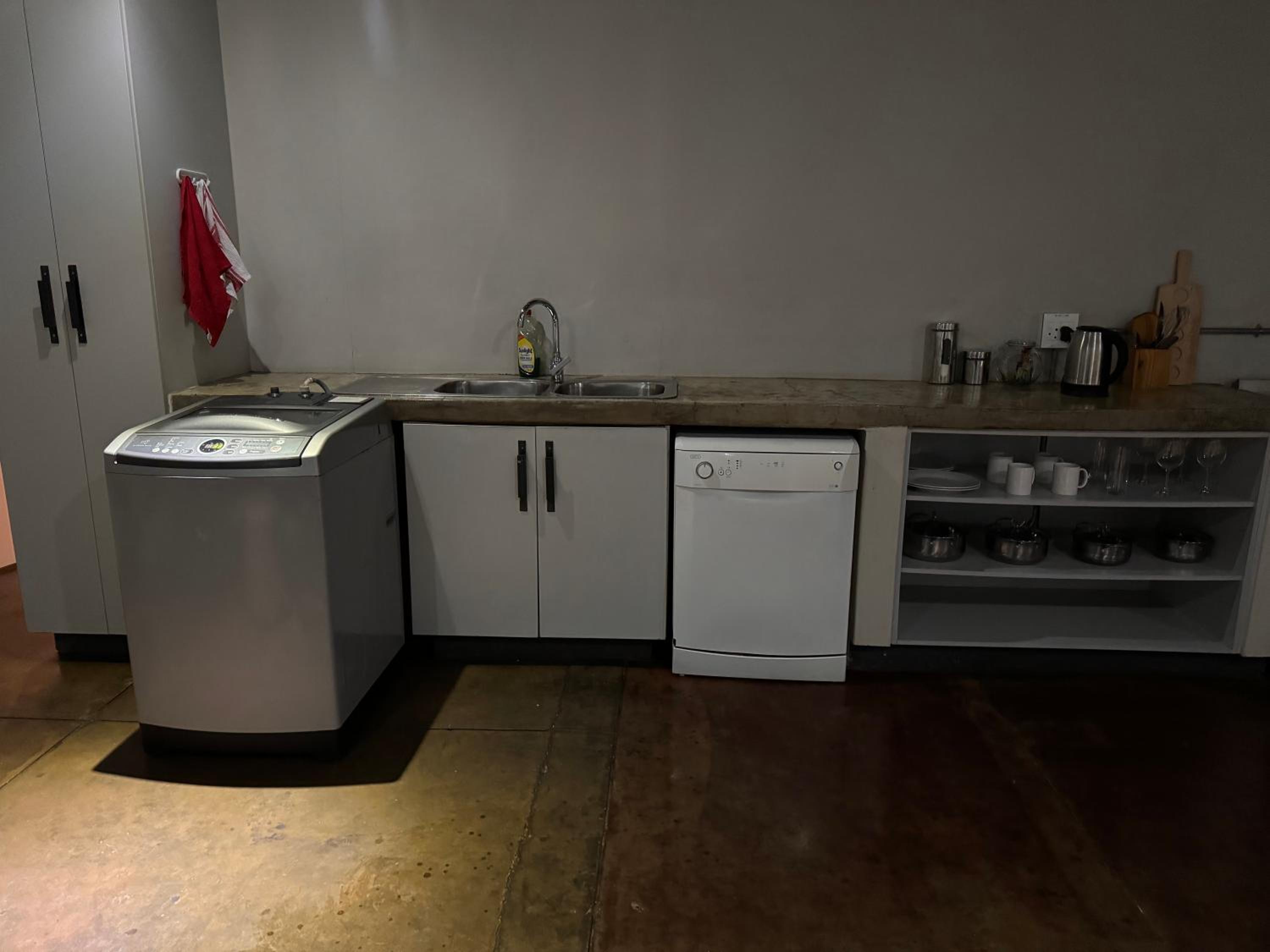 2 bedrooms, 2 bathrooms apartment in Maboneng with Unlimited WiFi