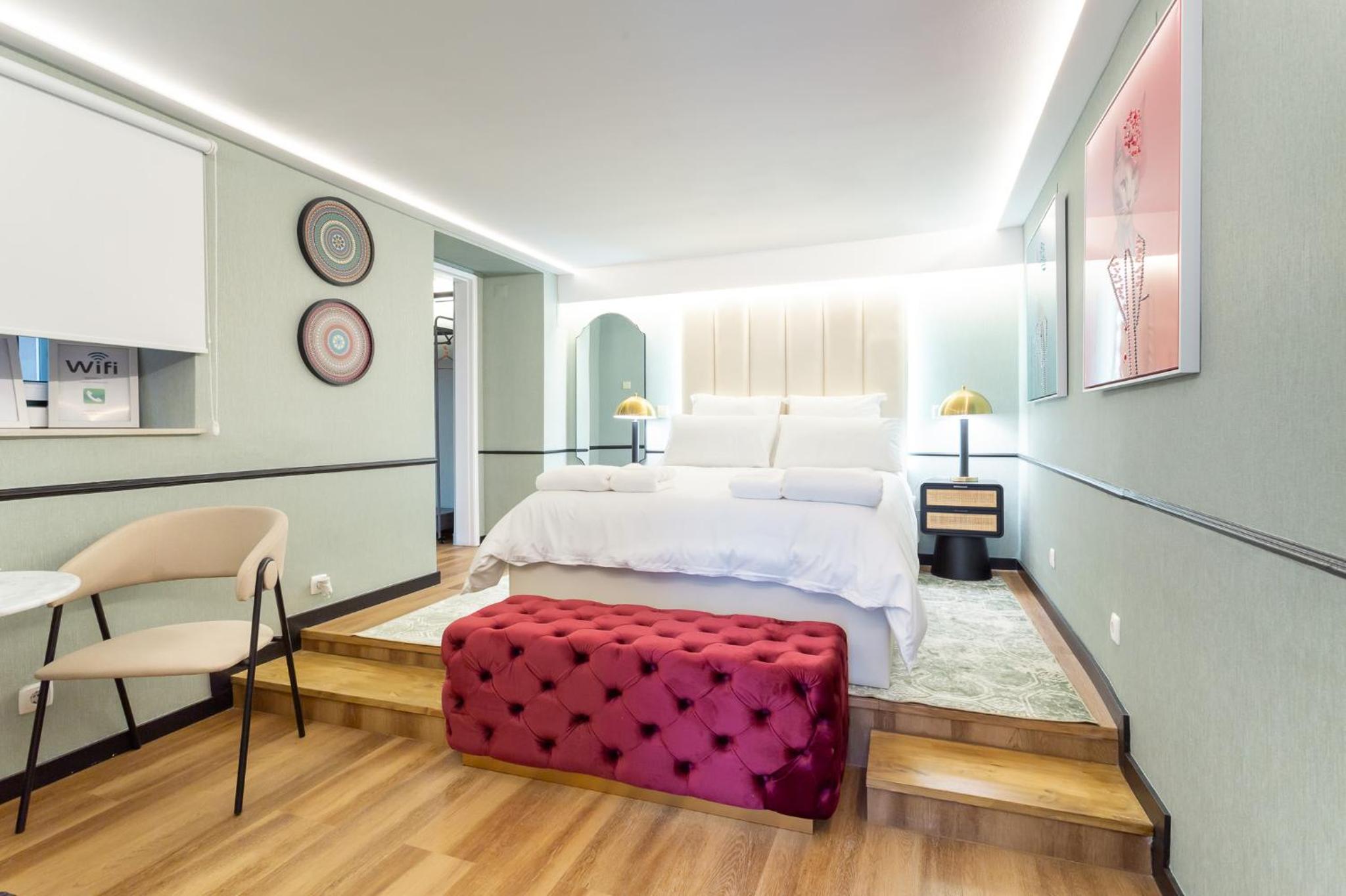 Camões Lounge Apartment w/Courtyard