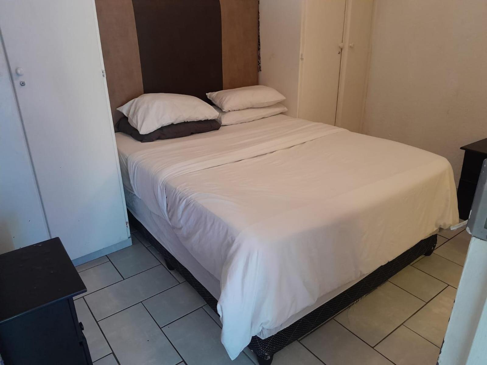 Johannesburg Vacations - Katherine Street Sandton Walk To Mandela Square - Property Image 11