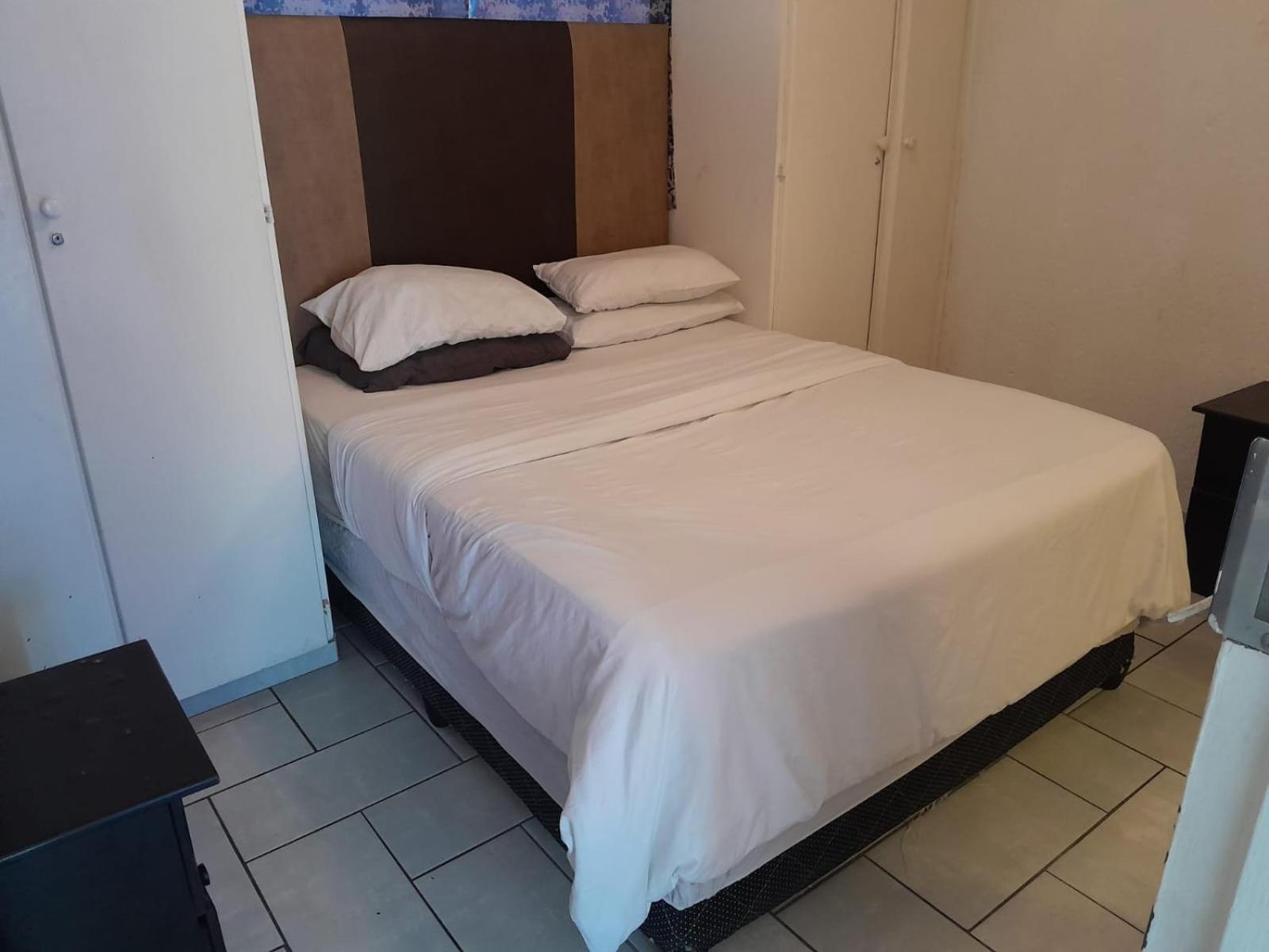 Johannesburg Vacations - Katherine Street Sandton Walk To Mandela Square - Property Image 10