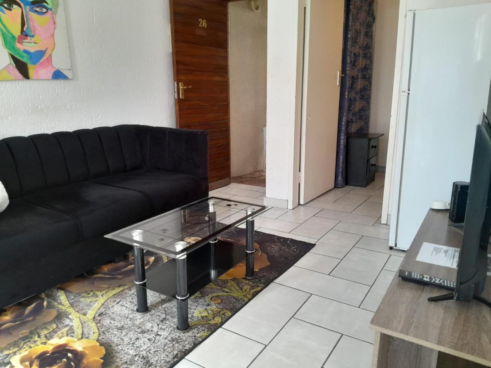 Johannesburg Vacations - Katherine Street Sandton Walk To Mandela Square - Property Image 9