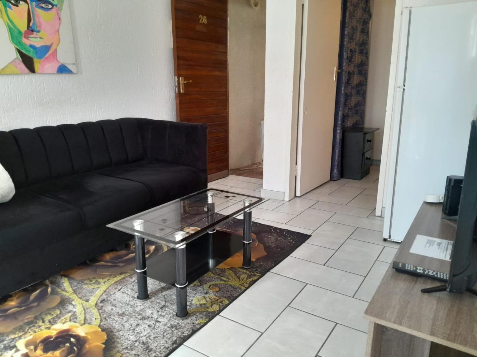 Johannesburg Vacations - Katherine Street Sandton Walk To Mandela Square - Property Image 3