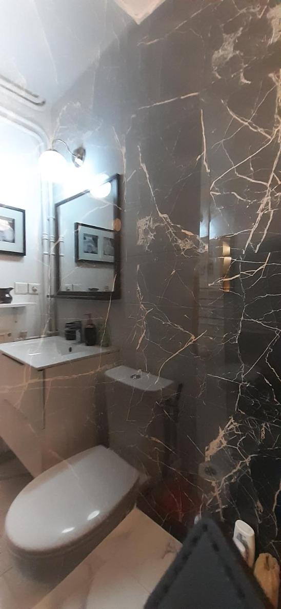 Chambre pour 4 chez Rihani près de la Tour Eiffel