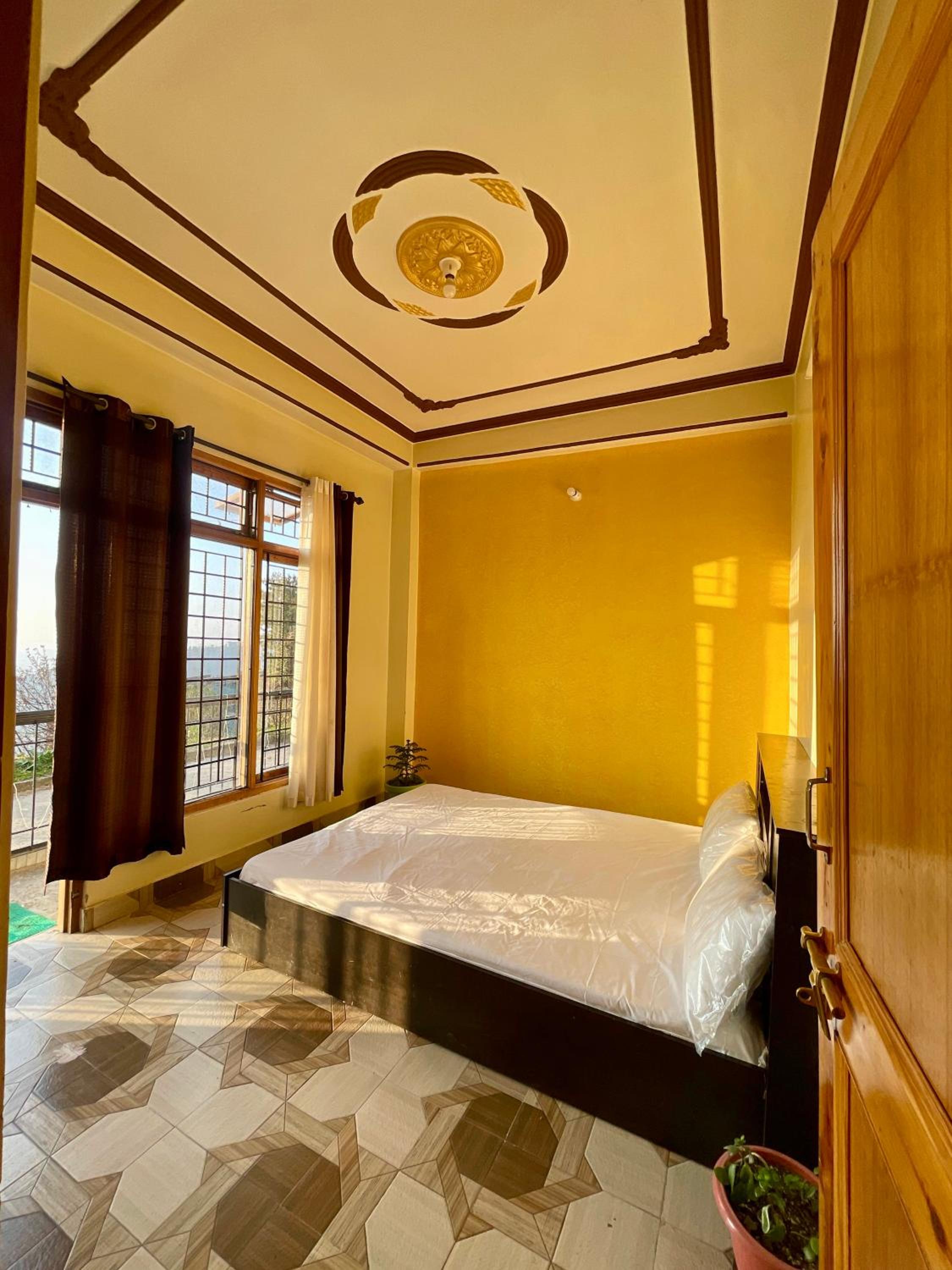 Farm House in Simla Mashobra view 3