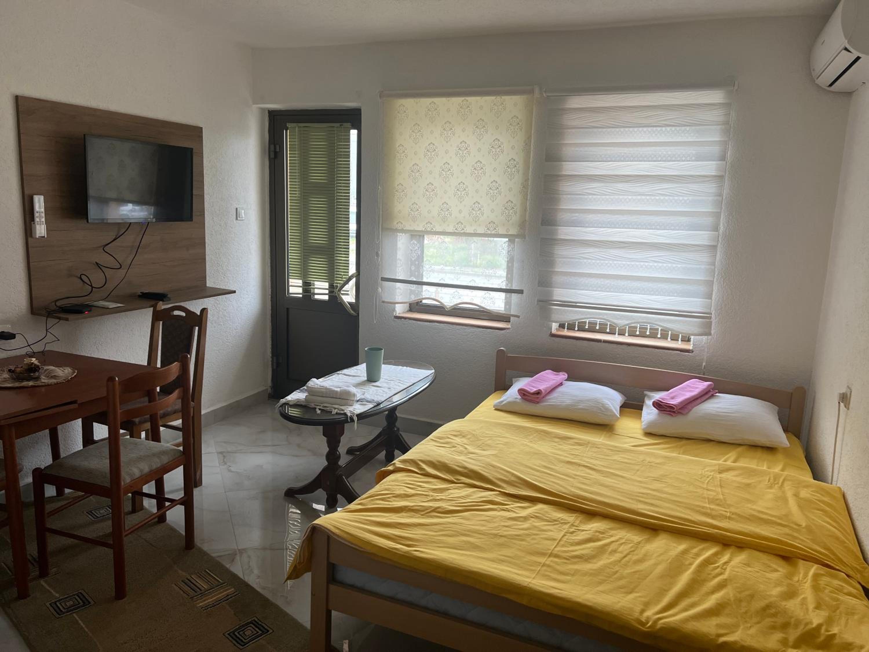 SARAH APARTMENTS