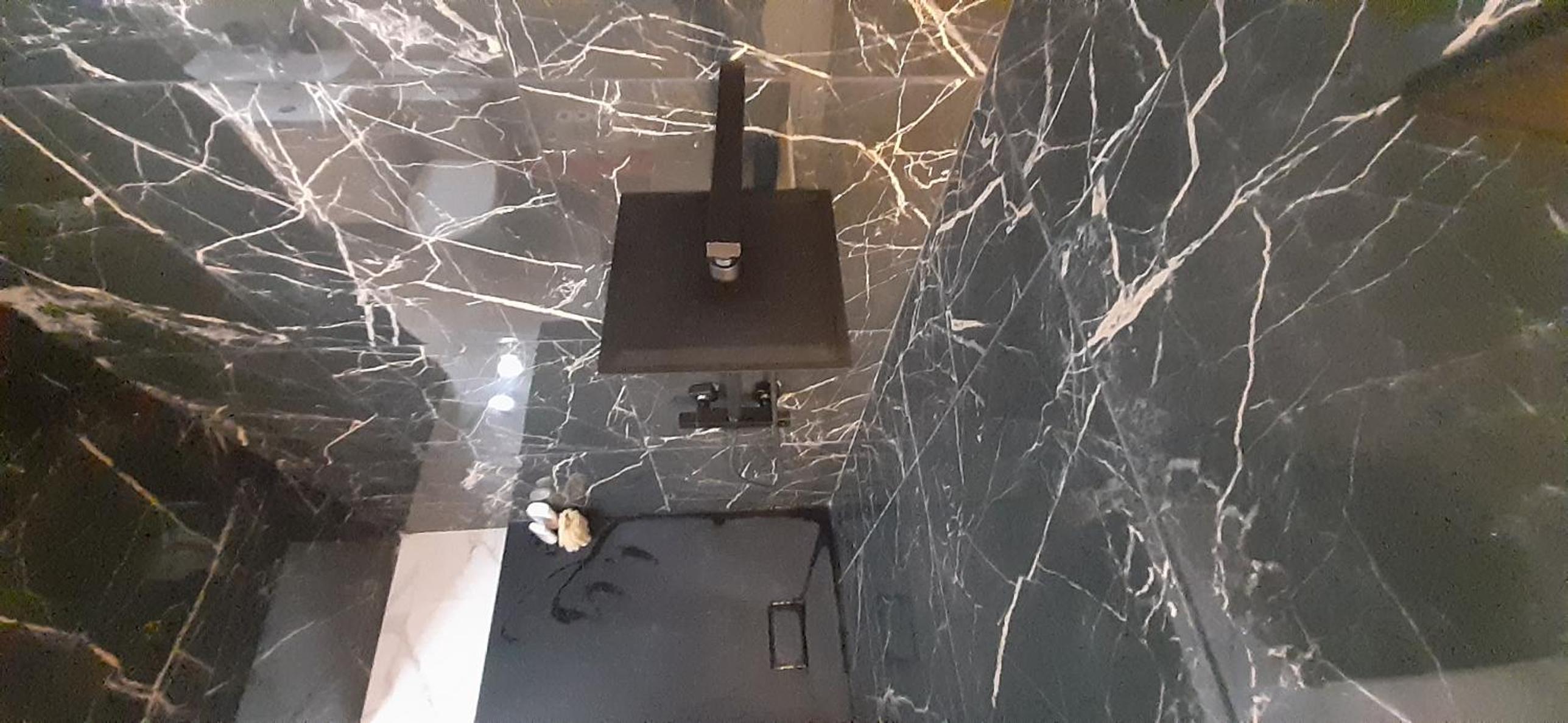 Chambre pour 4 chez Rihani près de la Tour Eiffel