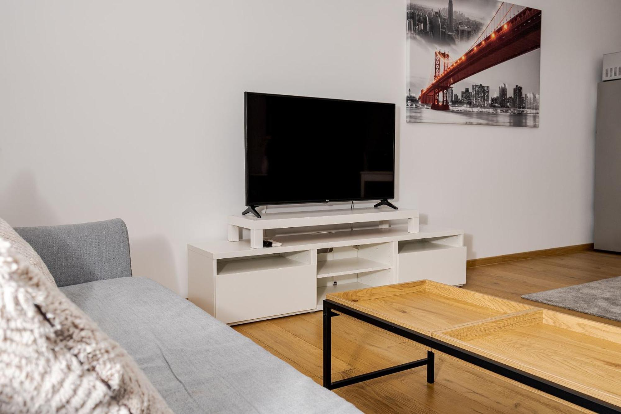 Romexpo 2BR Relax Spacious Apartment