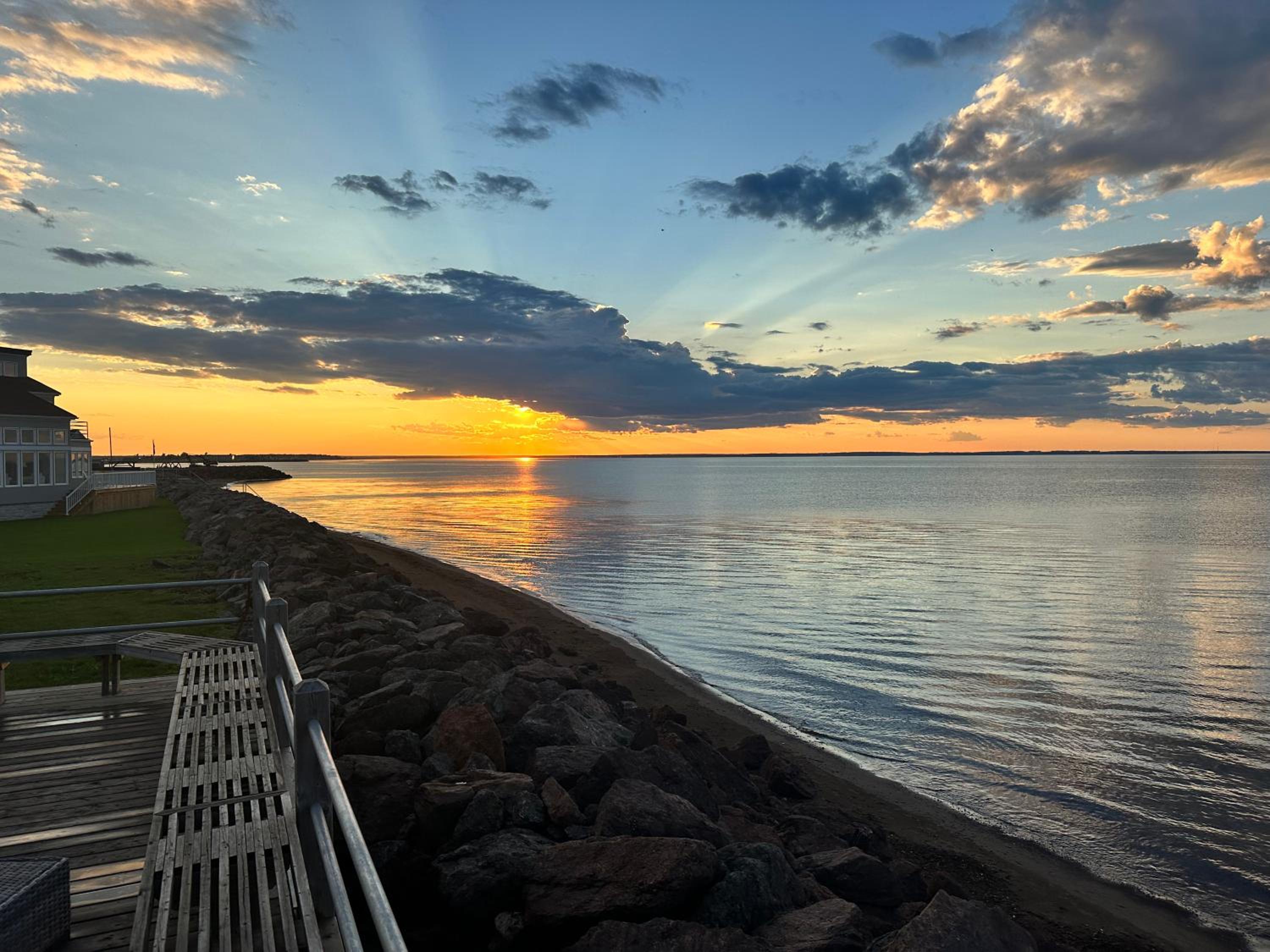 Ptit - 3 bedroom 2 bath Waterfront Oasis