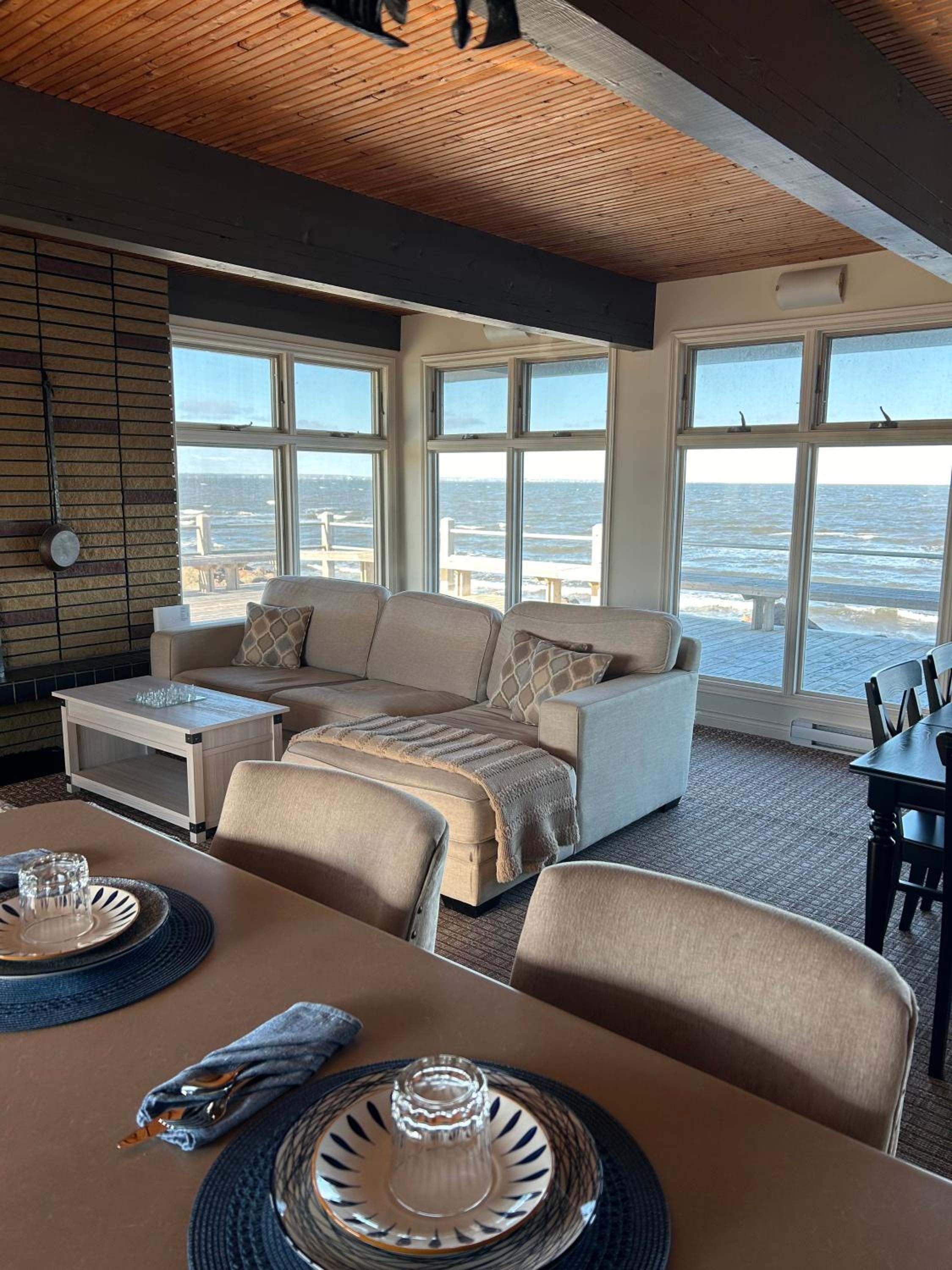 Ptit - 3 bedroom 2 bath Waterfront Oasis