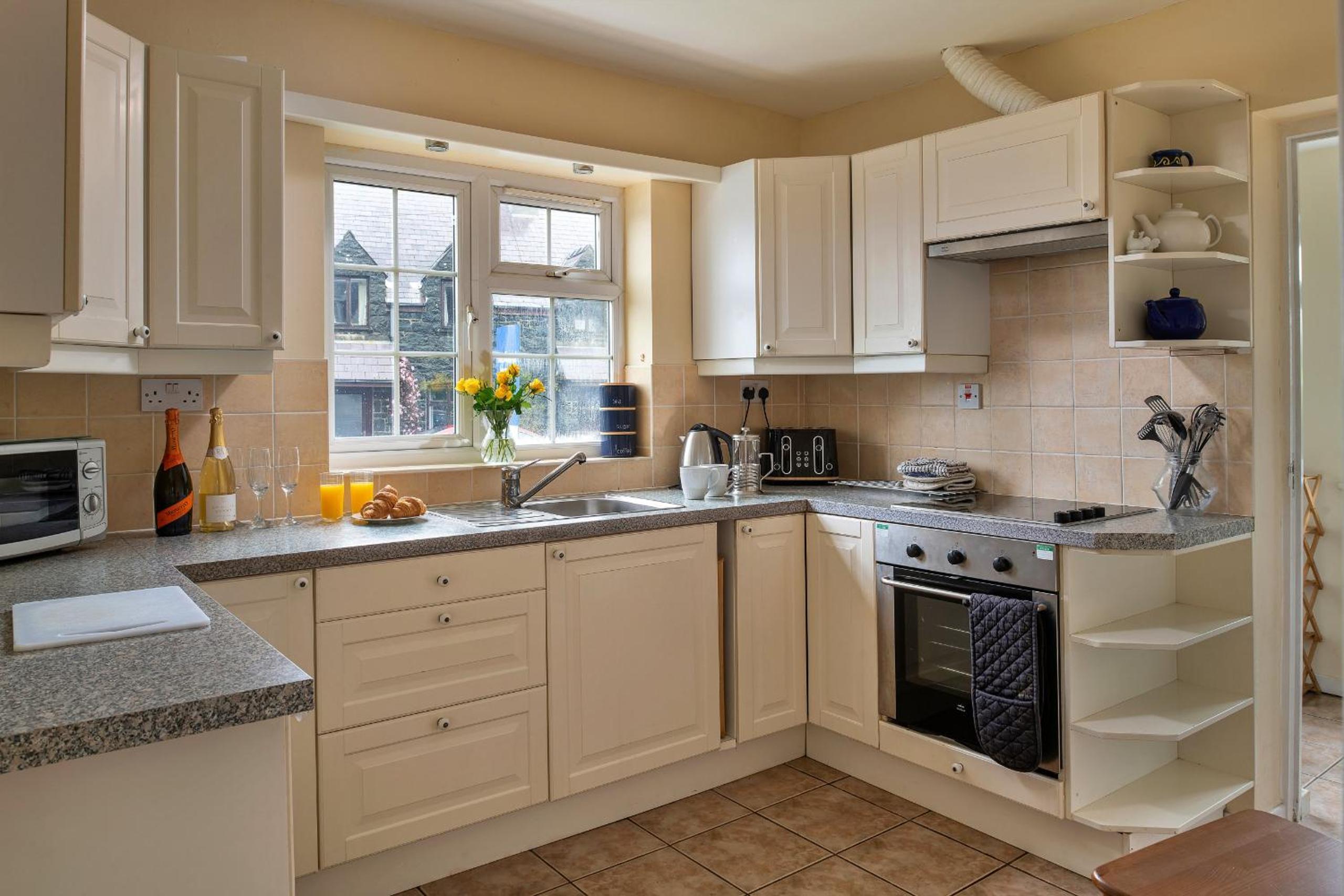 Finest Retreats - Glyndwr view 3