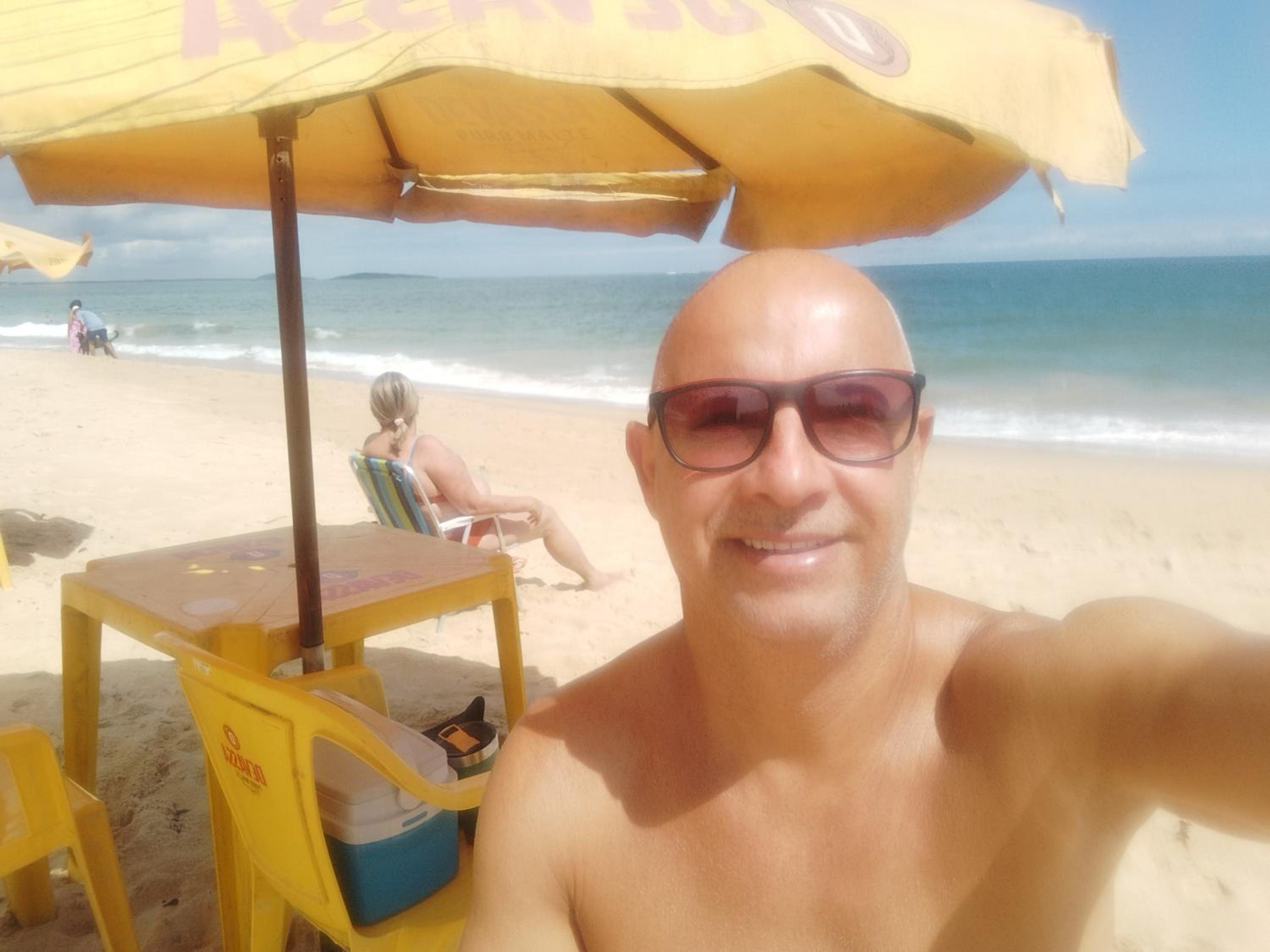 APTO 2QTOS SUIT FRENTE MAR DE ITAPOÃ VILA VELHA ES BRASIL