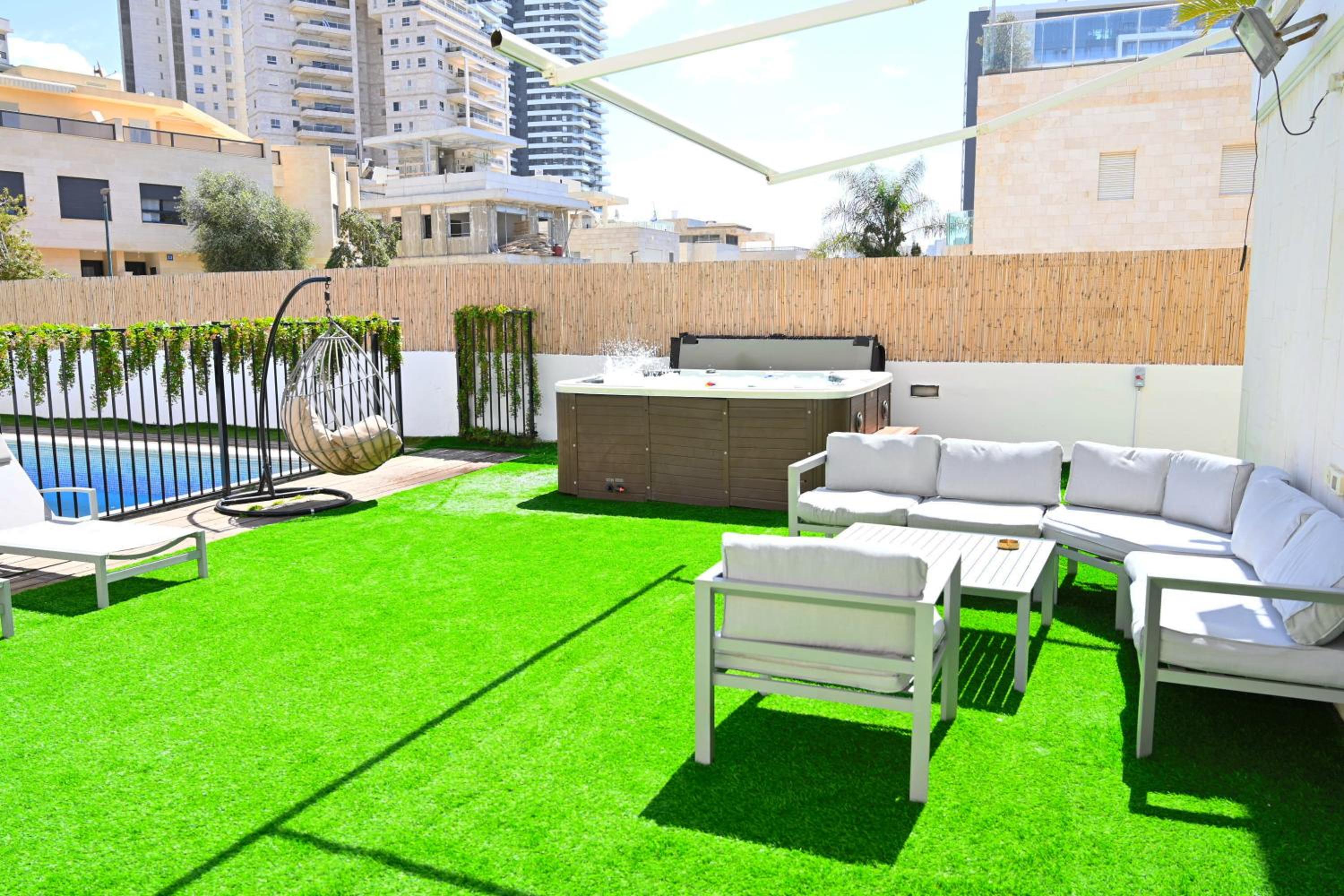 The villa on the sea vacations and events view 5