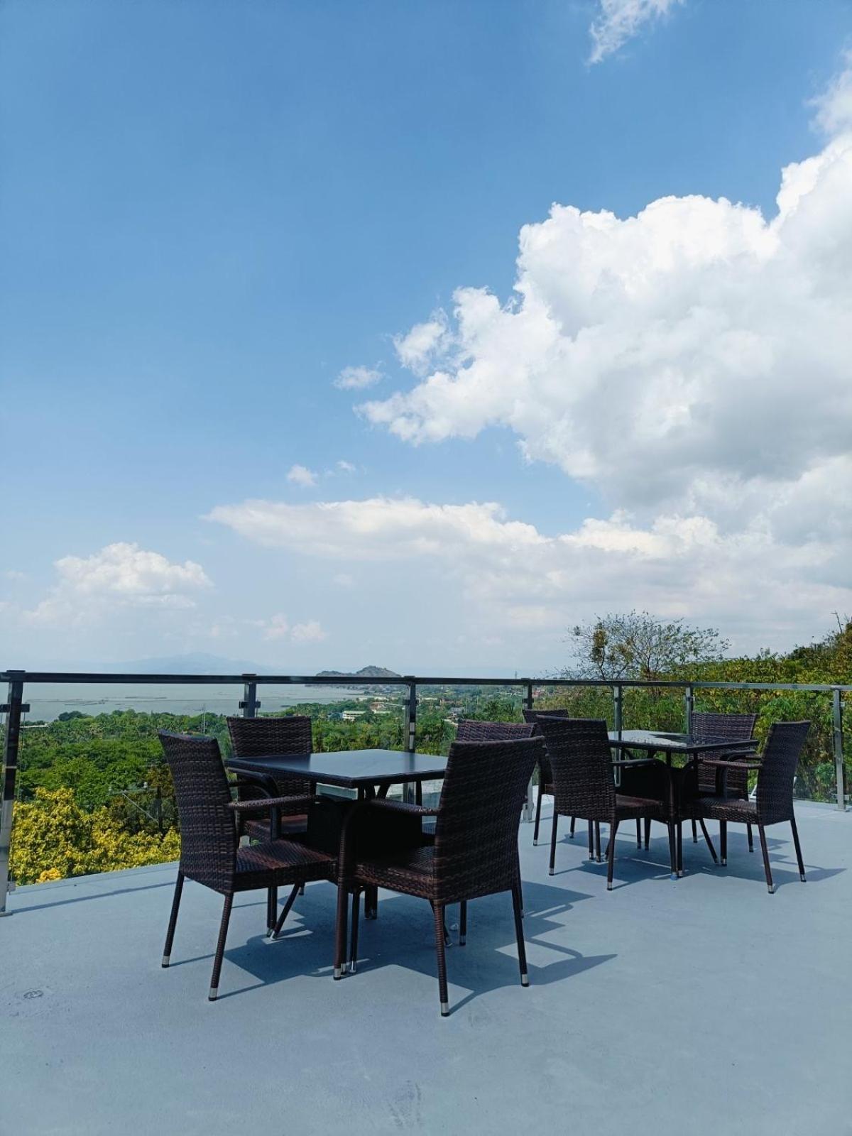 Jacobs Makiling Lakeview Resort