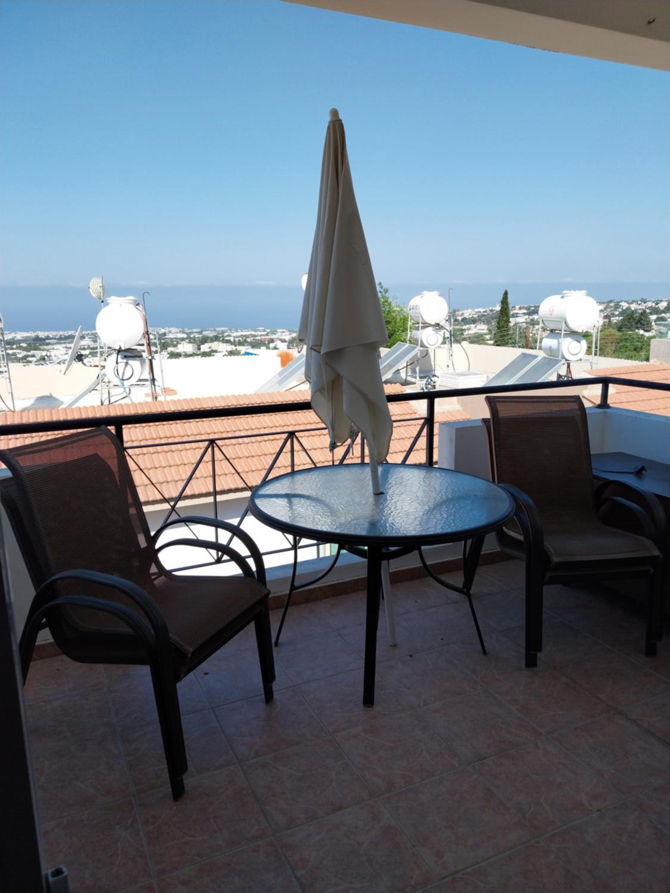 THREE BEDROOMS APT AT MESA CHORIO