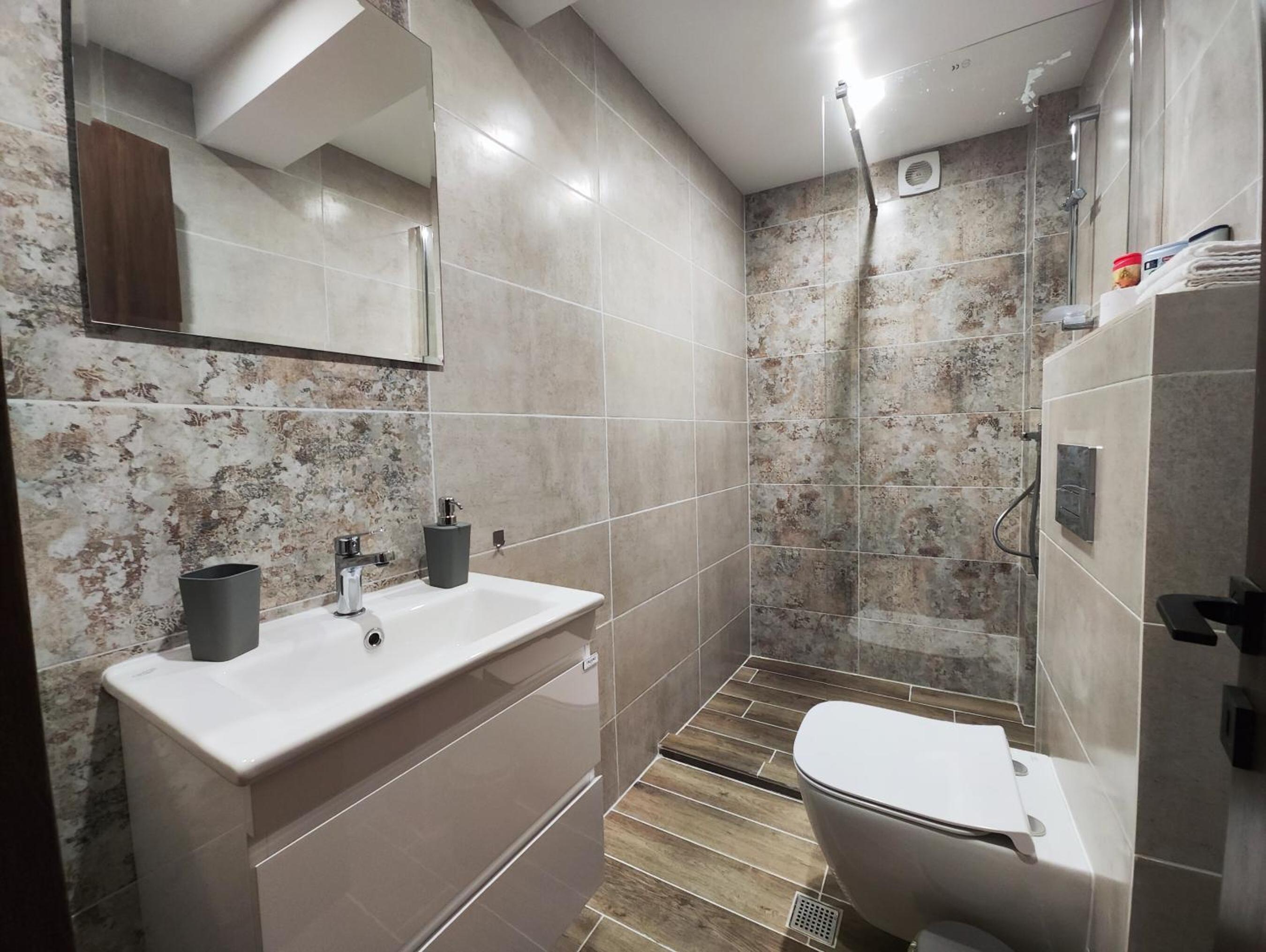 LAZARA Guest House