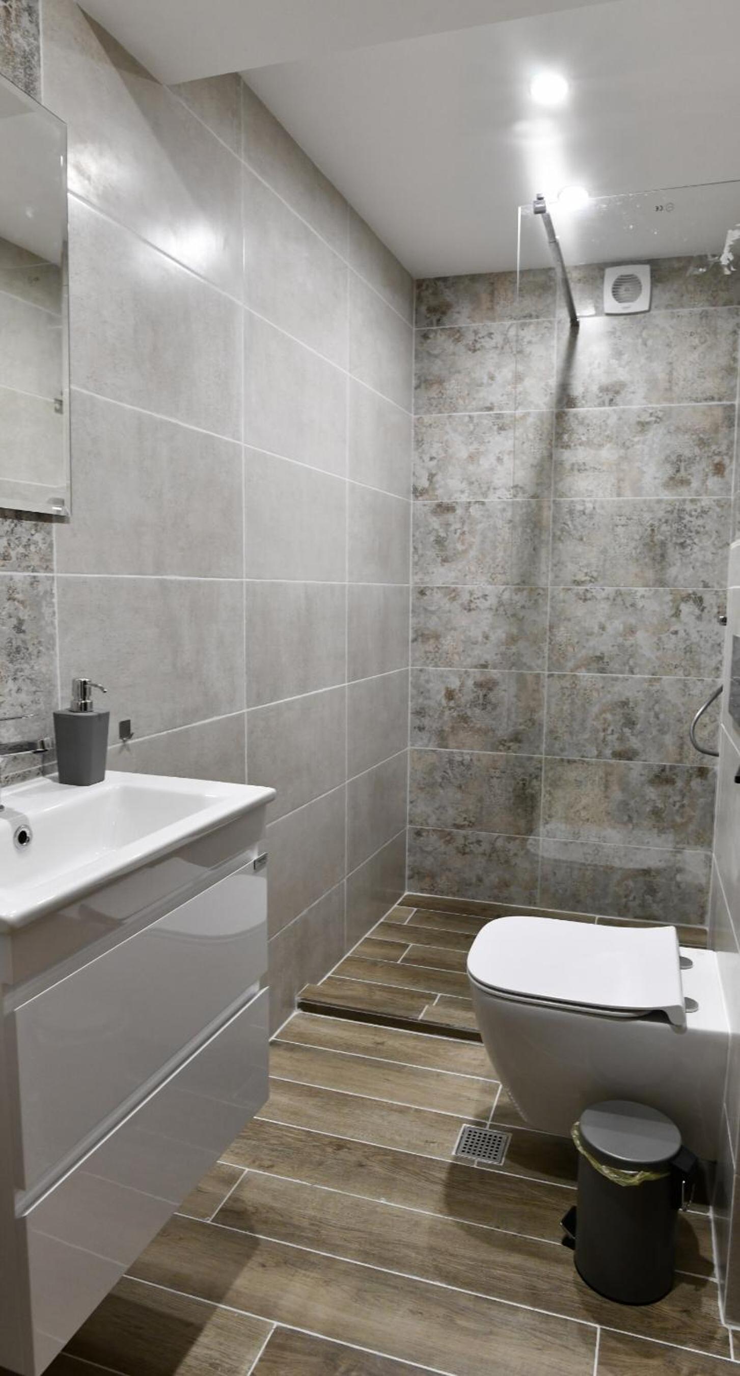 LAZARA Guest House