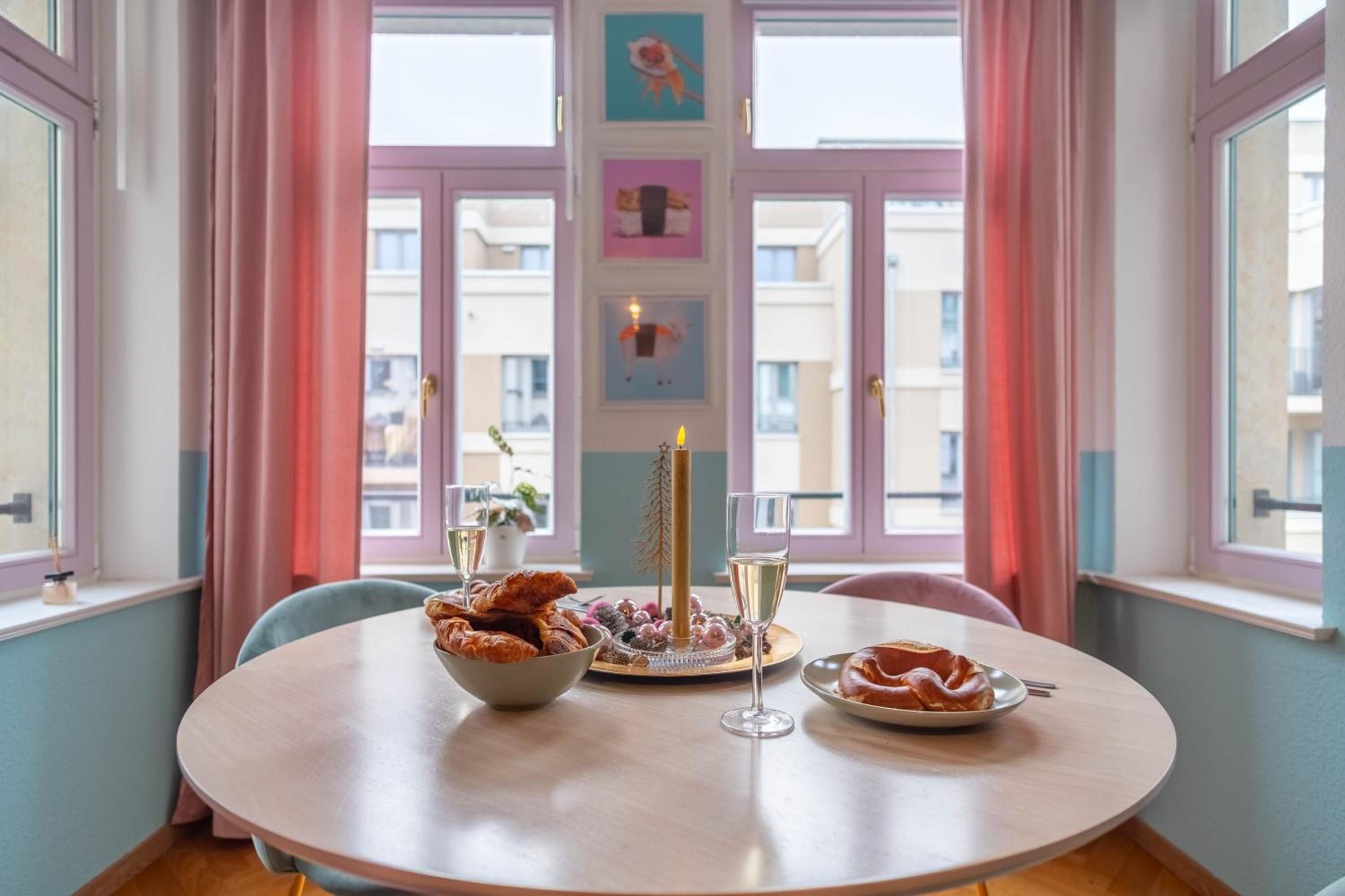 colorful, working place, Netflix, sight seeing