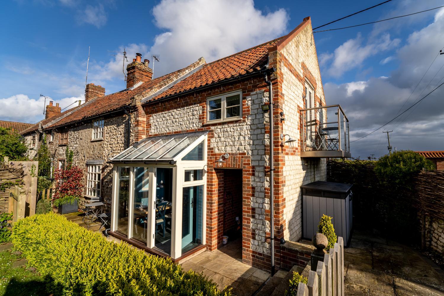 4 Malthouse Cottages - Thornham view 3