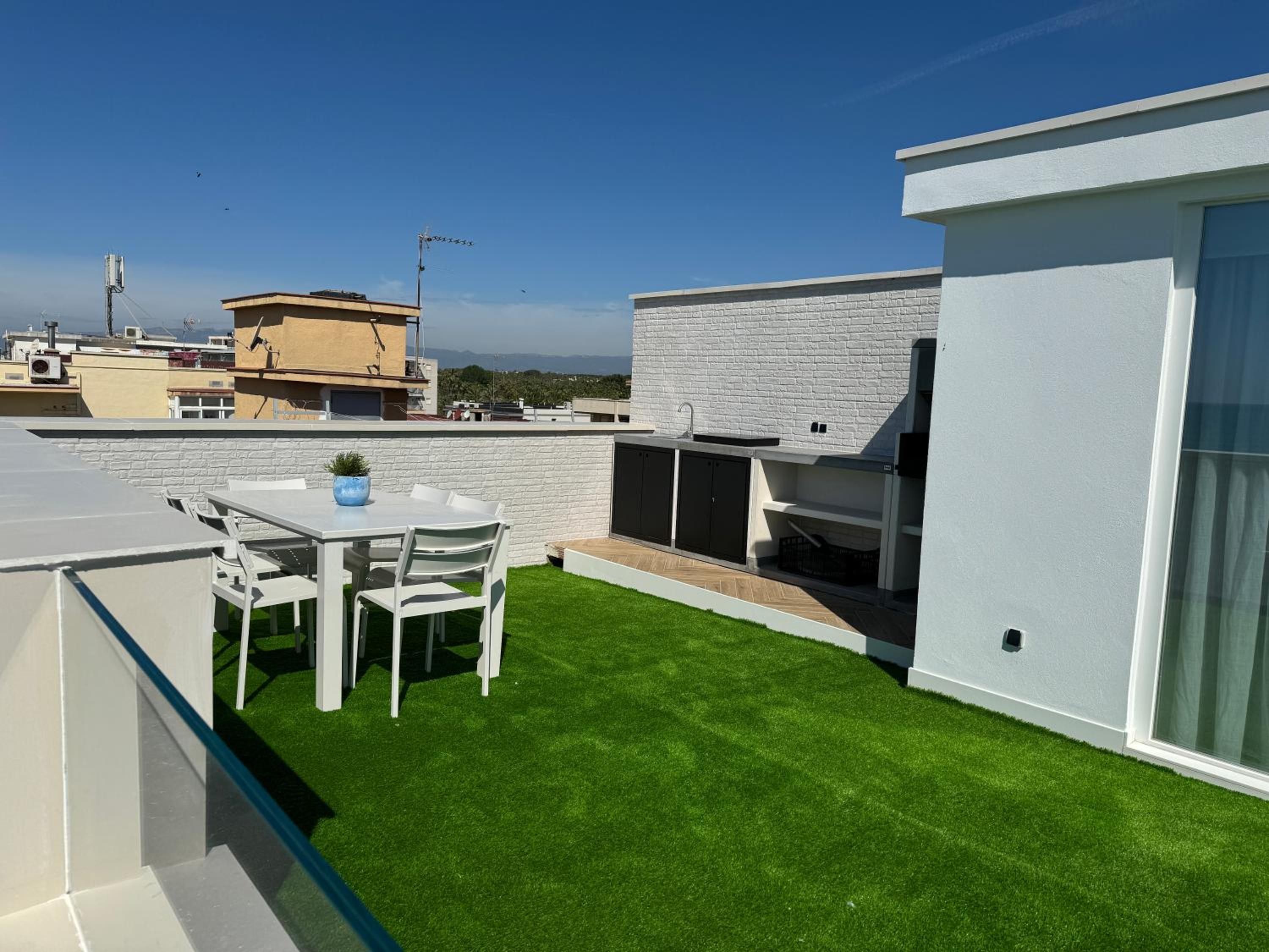 Fabulous front sea penthouse photo 5