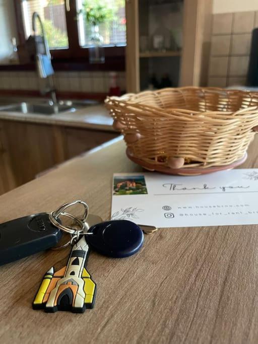Prázdninový dům s vyhřívaným bazénem a krbem