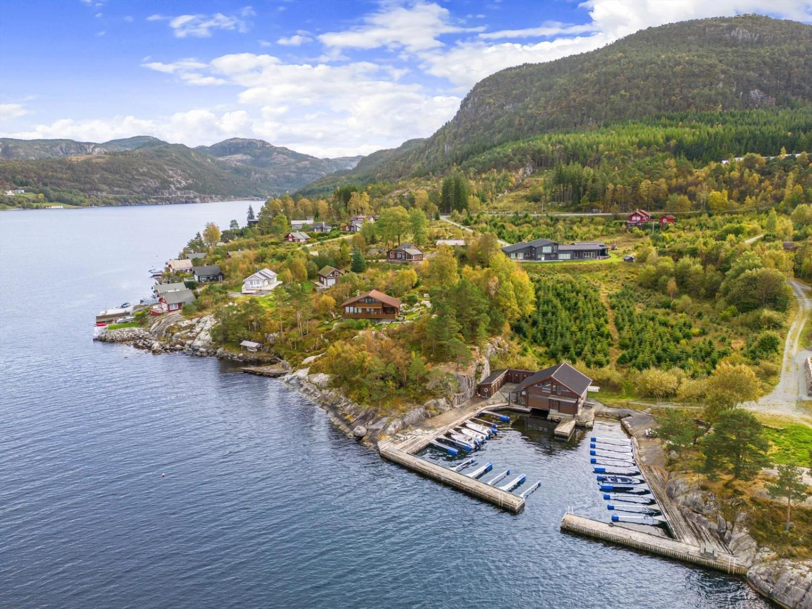 Charming house located by the fjord with the Pultpitrock within short distance view 3