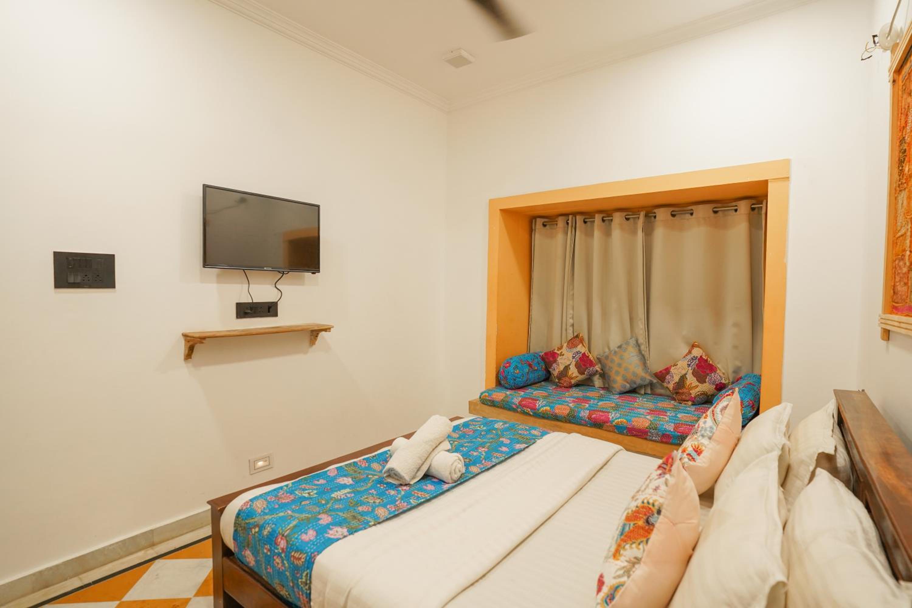 Explore Hostel Life Jaisalmer