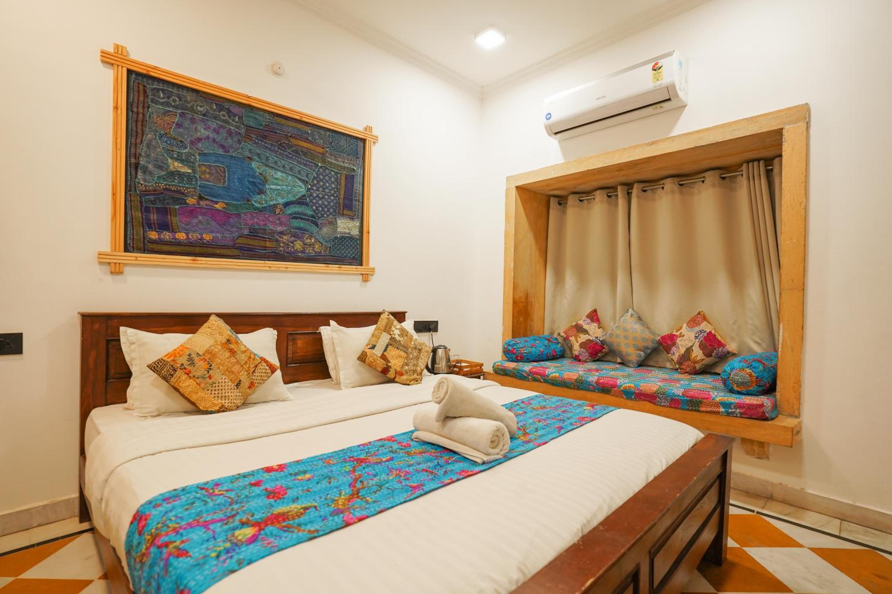 Explore Hostel Life Jaisalmer