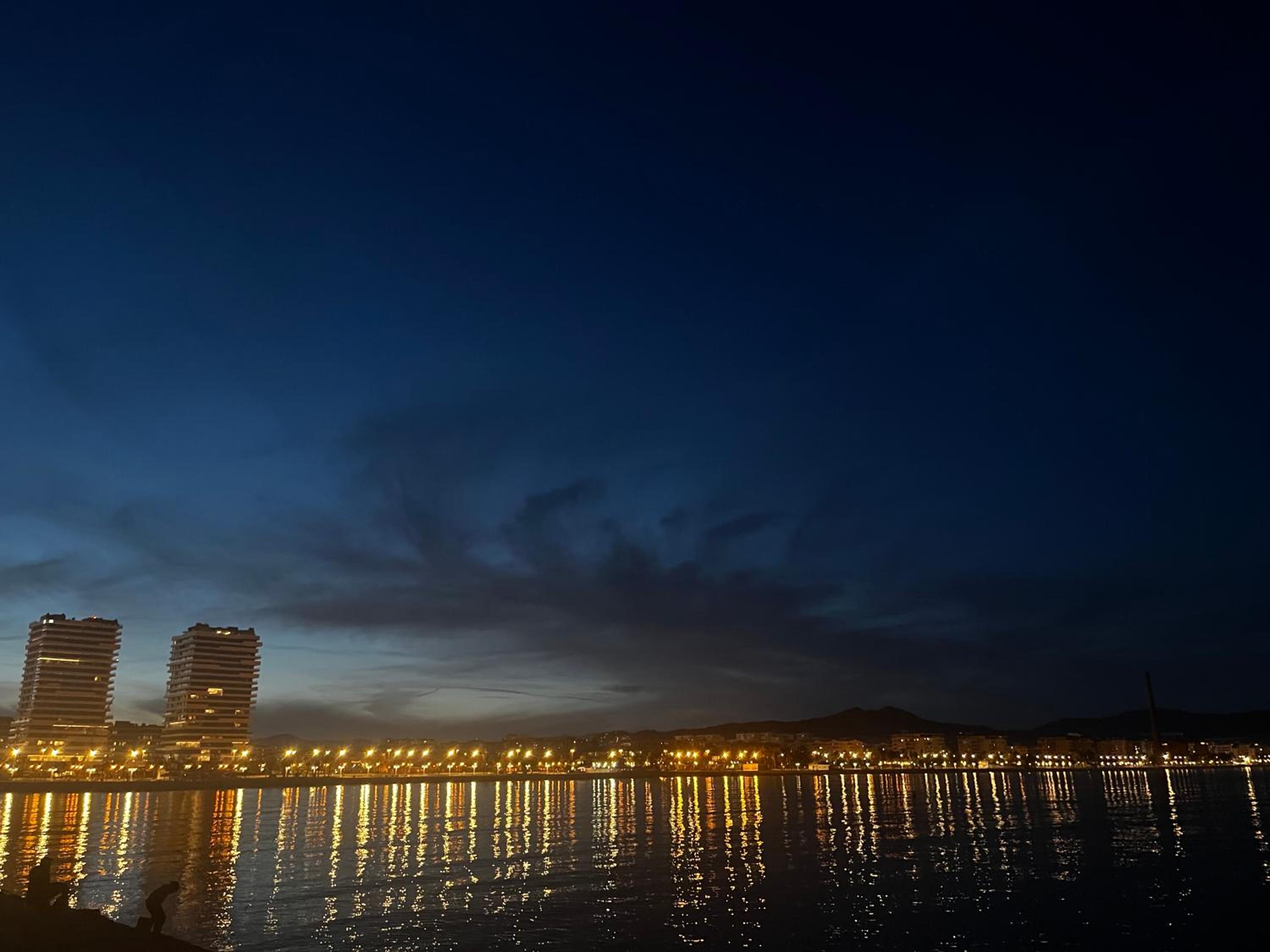 Agreda playa en Málaga — building