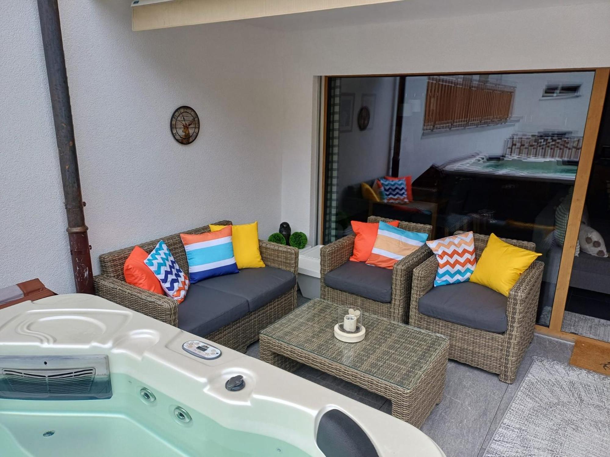 Spacieux appart - 2 chambres à coucher incl Jacuzzi Privé