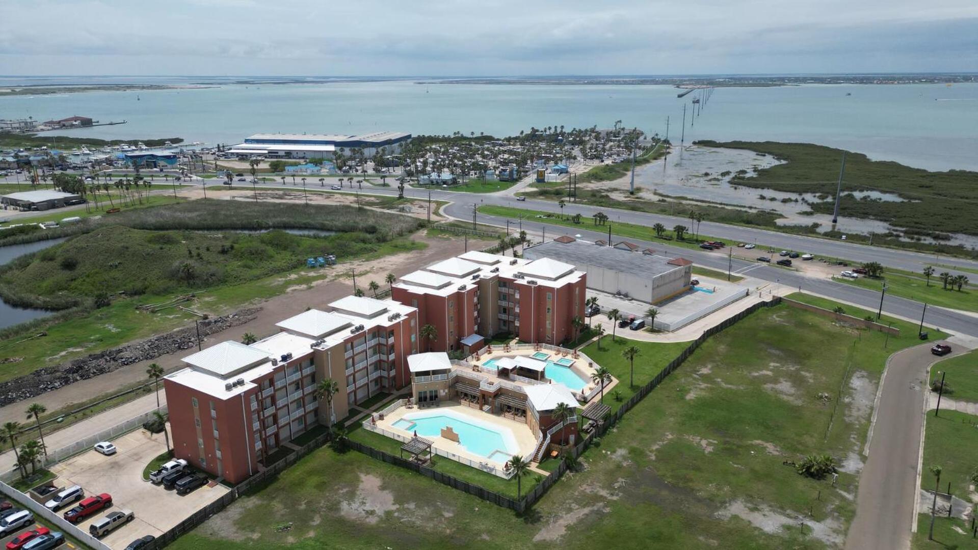 La Isla F102