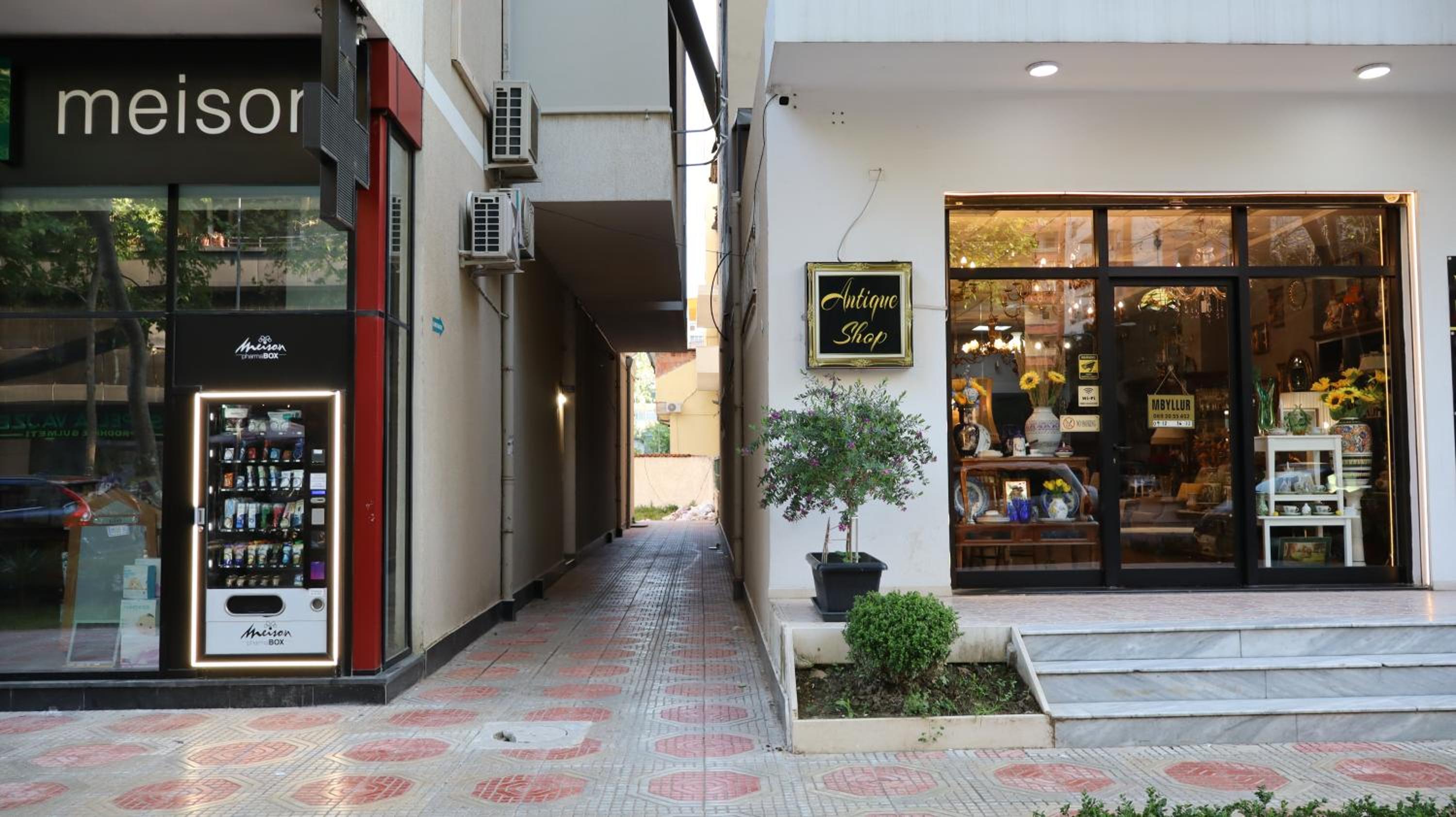 Ina Home lungo mare Vlorë-Vlora