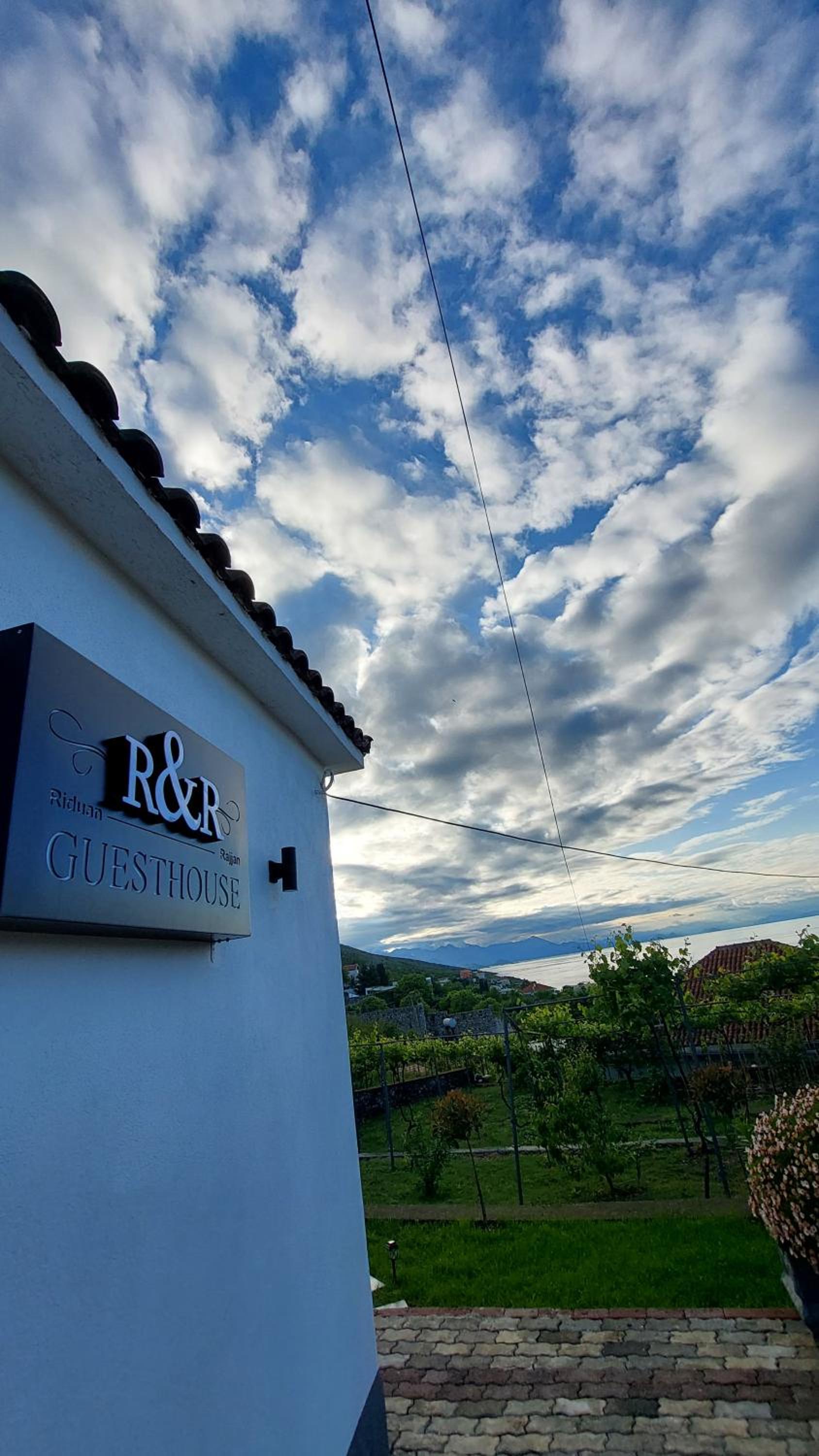 R&R GESTHOUSE
