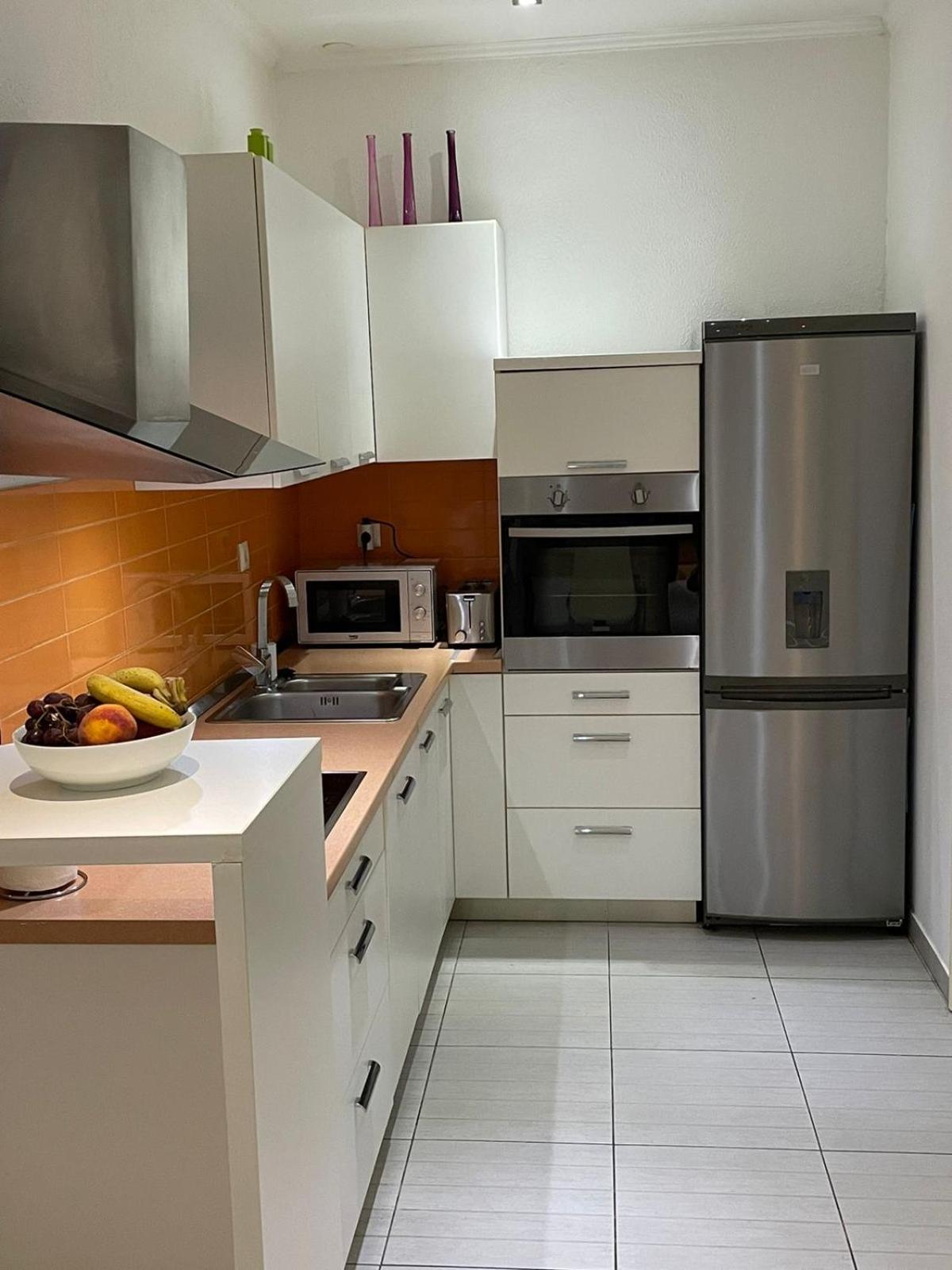 George apartment, renovated 2024, downtown view 4