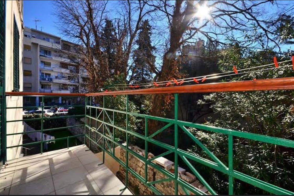 George apartment, renovated 2024, downtown view 3