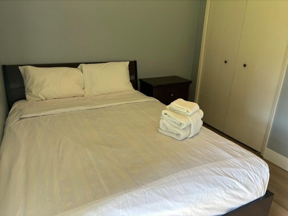Cozy Retreat on Sandpiper Court - Room H with share bathroom