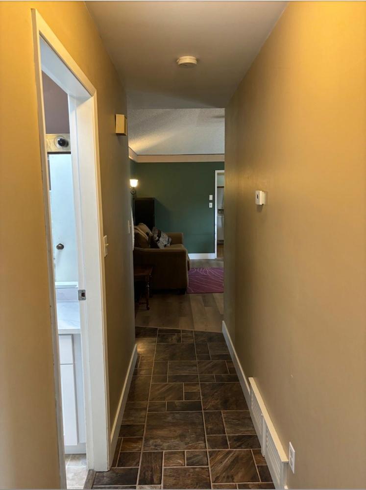 Cozy Retreat on Sandpiper Court - Room H with share bathroom