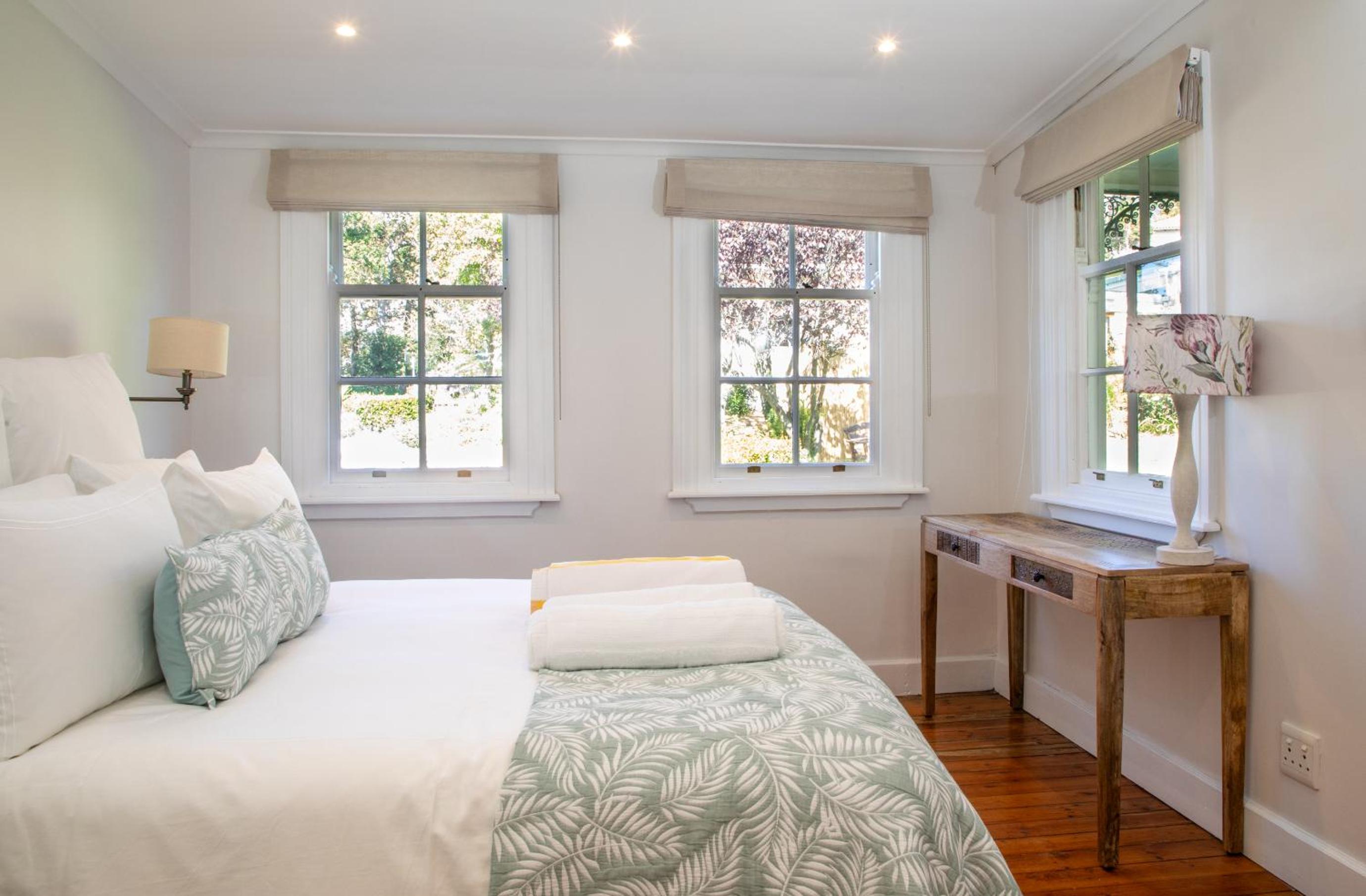 Cute one bedroom garden cottage - Wonderful views, Vineyard access, tranquil garden